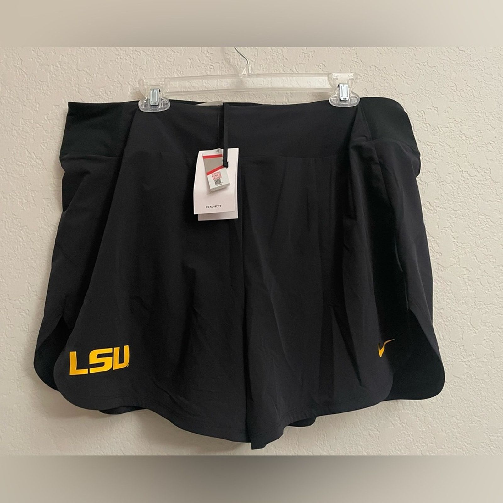 Nike LSU Nike Women Size XL Bliss Logo Shorts #03OM-LSN-7BD Size 37" - 1 Thumbnail