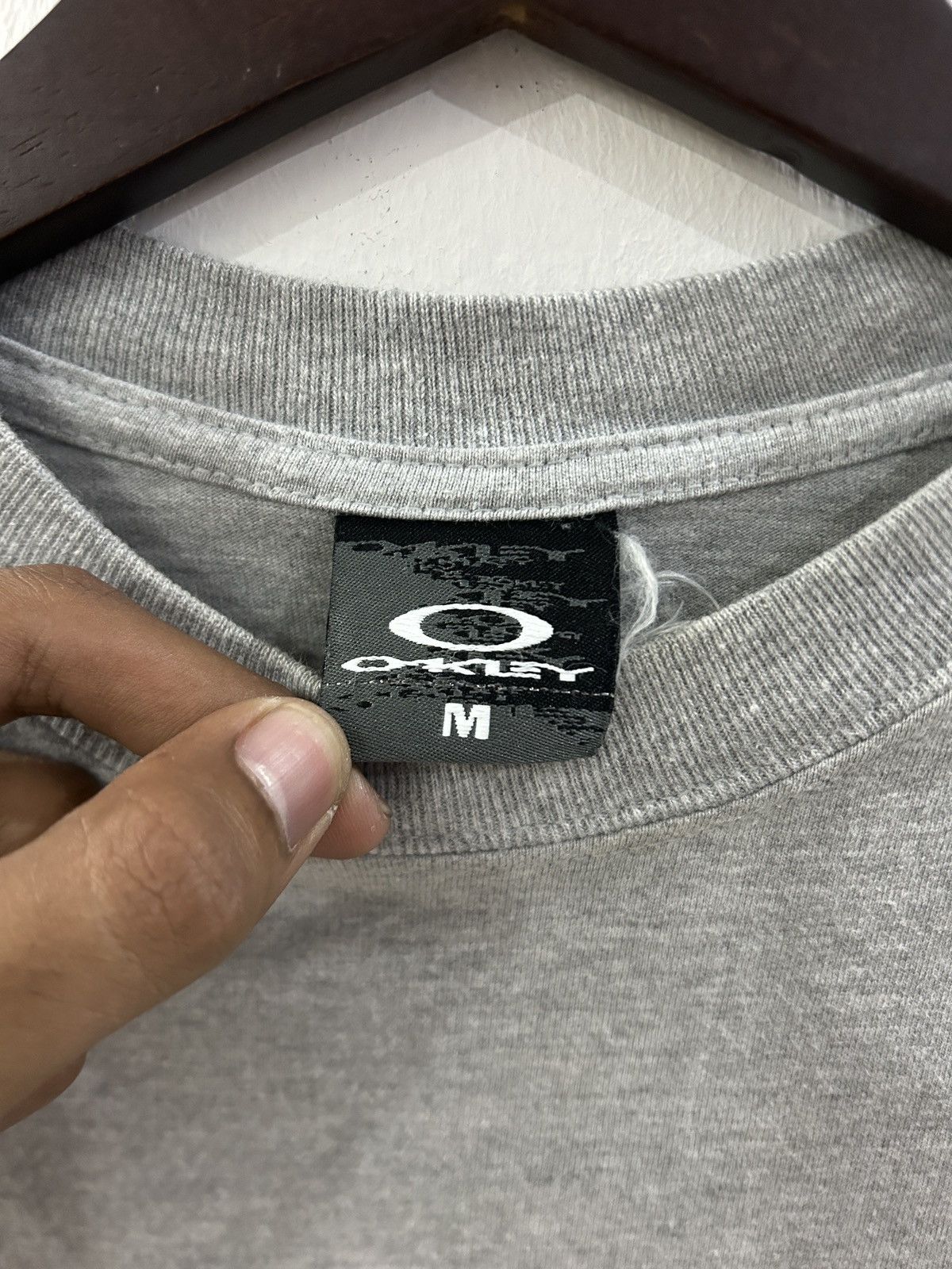 Oakley Vintage Y2K Oakley Center Logo Tee Size US M / EU 48-50 / 2 - 6 Thumbnail