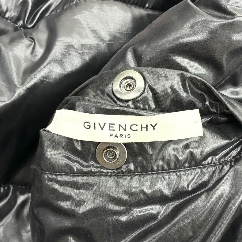 Givenchy Givenchy Size54 Commemorative Limited Edition Short Sleeve Size US M / EU 48-50 / 2 - 8 Thumbnail