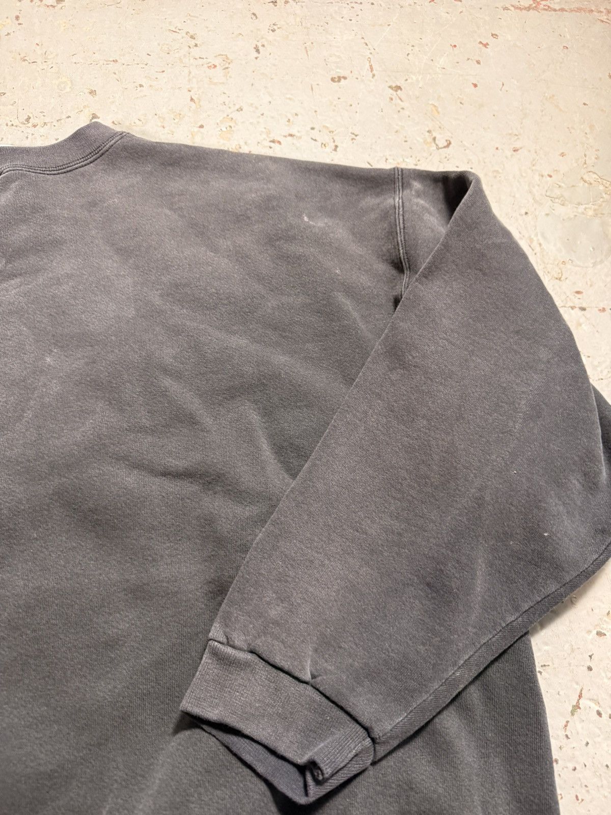 Hard Rock Cafe Vintage Distressed Ash Gray Faded Hard Rock Cafe Crewneck Size US XL / EU 56 / 4 - 6 Thumbnail