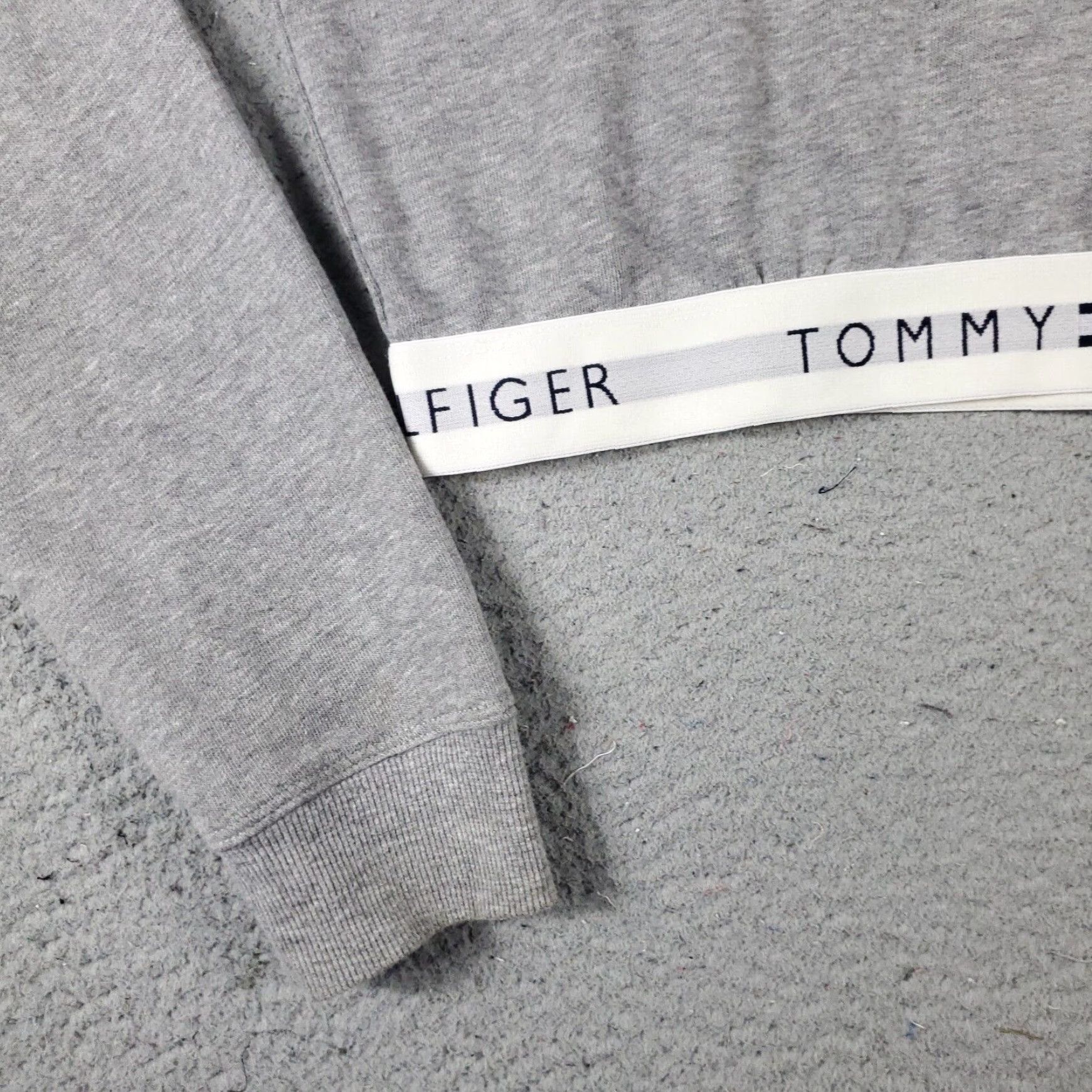 Tommy Hilfiger Tommy Hilfiger Womens Sweater Medium Gray Crop Top Hoodie Size M / US 6-8 / IT 42-44 - 3 Thumbnail