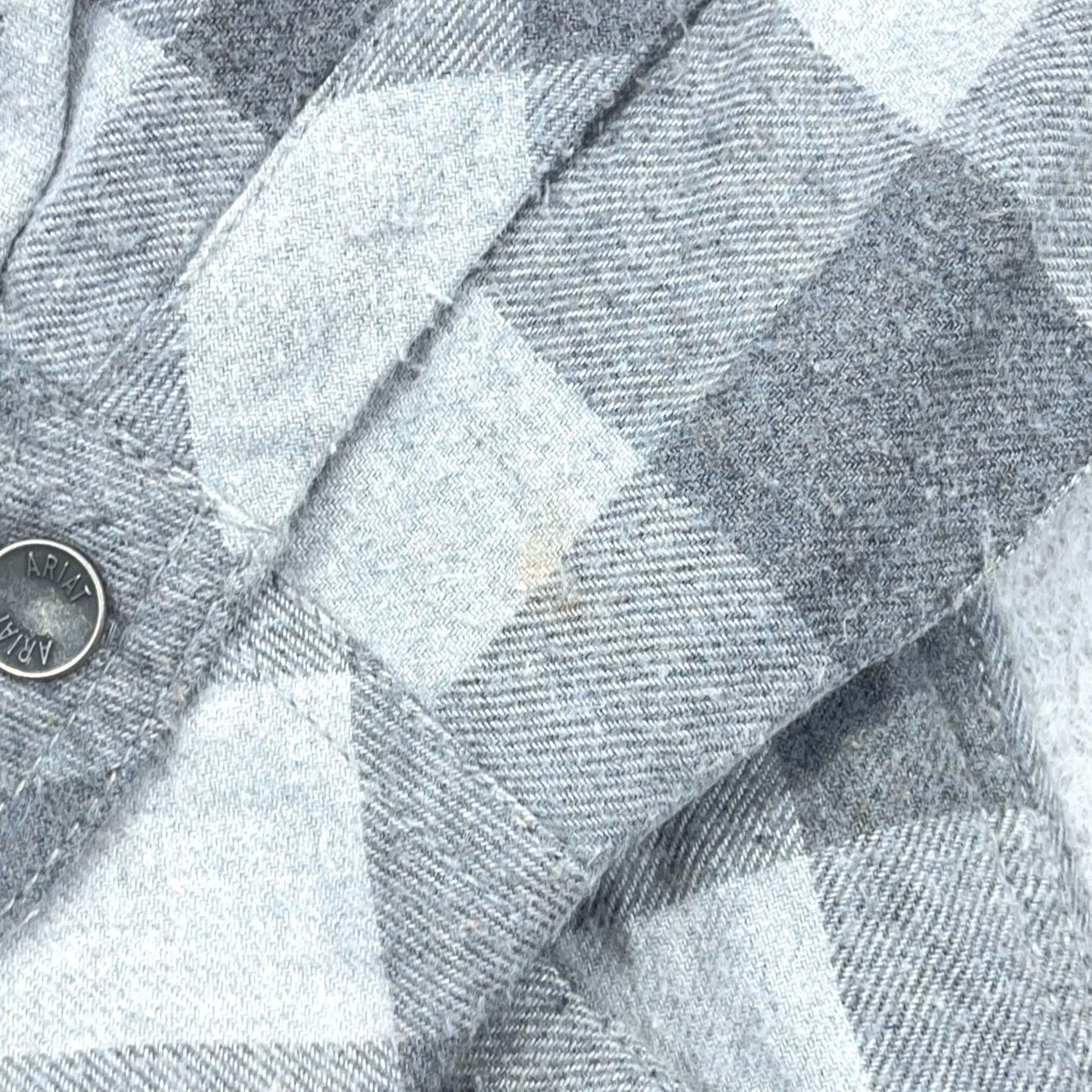 Ariat Ariat Shacket Men L Gray Buffalo Plaid Flannel Shirt Jacket Blanket Lined Shirt Jacket Regular Fit Quilted Lined Cotton Pocket Jacket Size US L / EU 52-54 / 3 - 5 Thumbnail