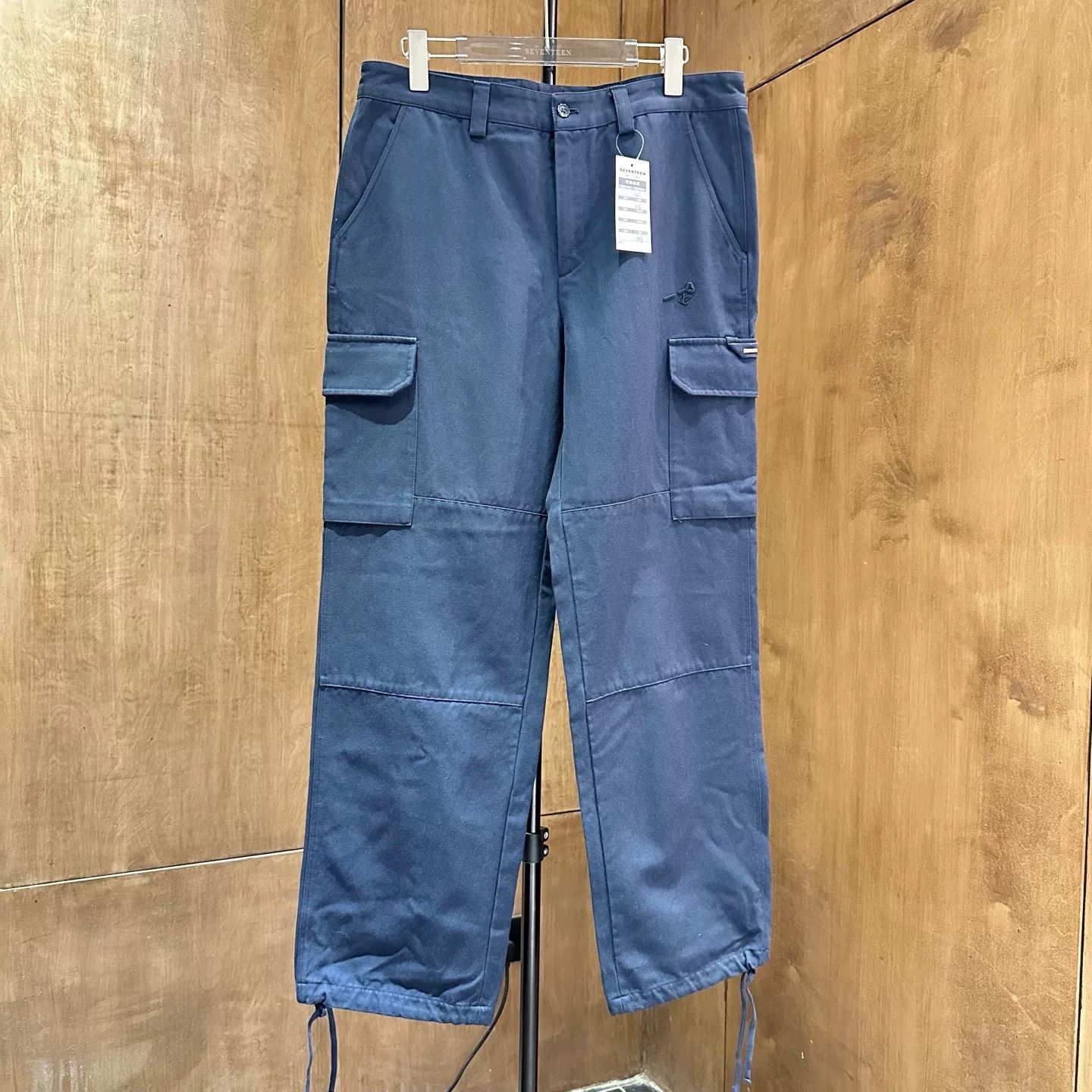 Louis Vuitton Louis Vuitton Embroidered Blue Casual Pants 42 Men Size US 42 / EU 58 - 1 Thumbnail