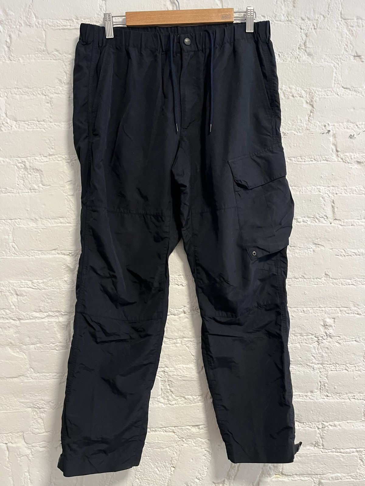 Woolrich Woolen Mills Woolrich Men’s Black Cargo Pants - M (34”) Size US 36 / EU 52 - 1 Thumbnail
