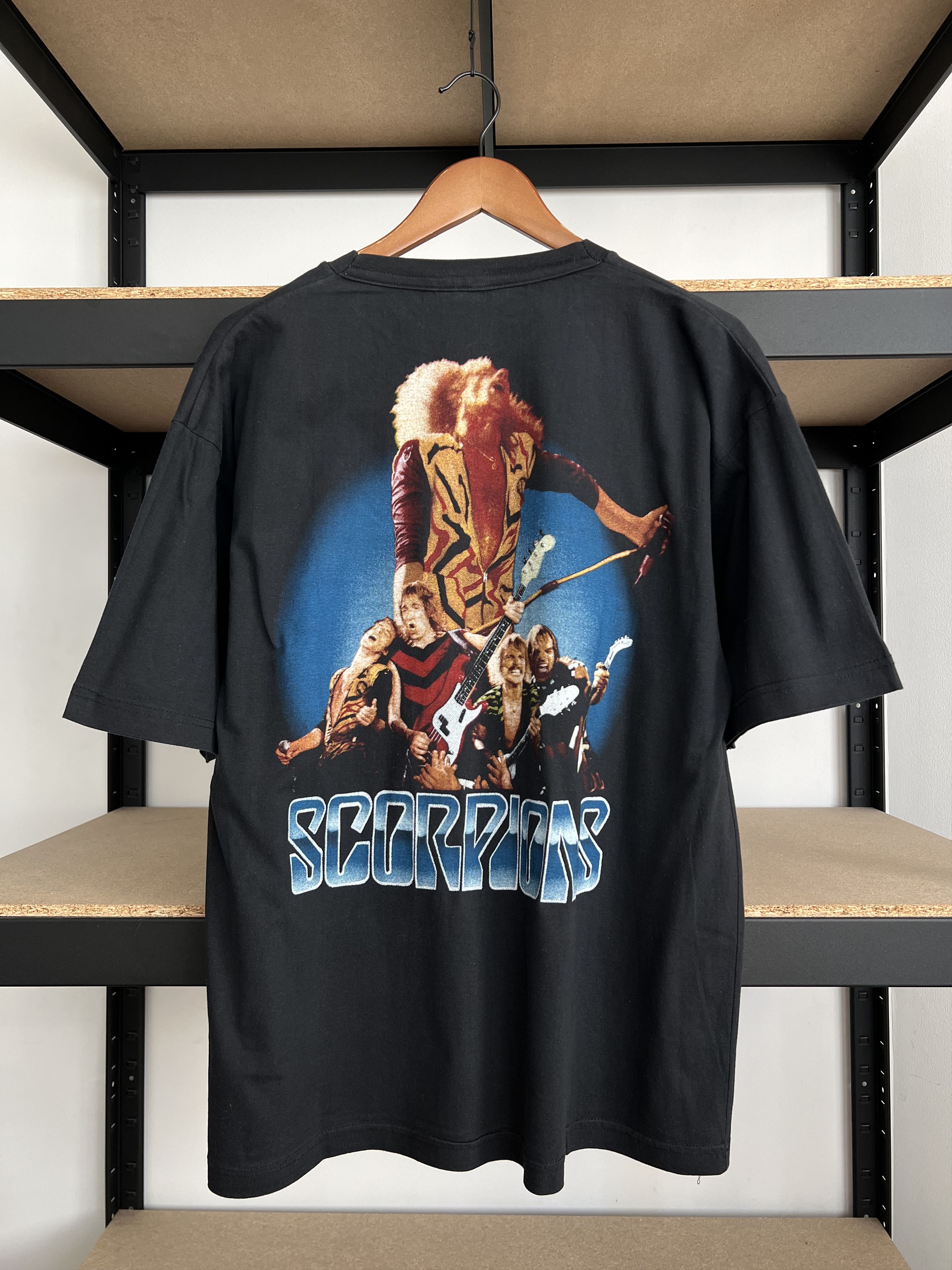 Band Tees Vintage 90s Scorpions Rock Band Black T-shirt Size US L / EU 52-54 / 3 - 4 Thumbnail