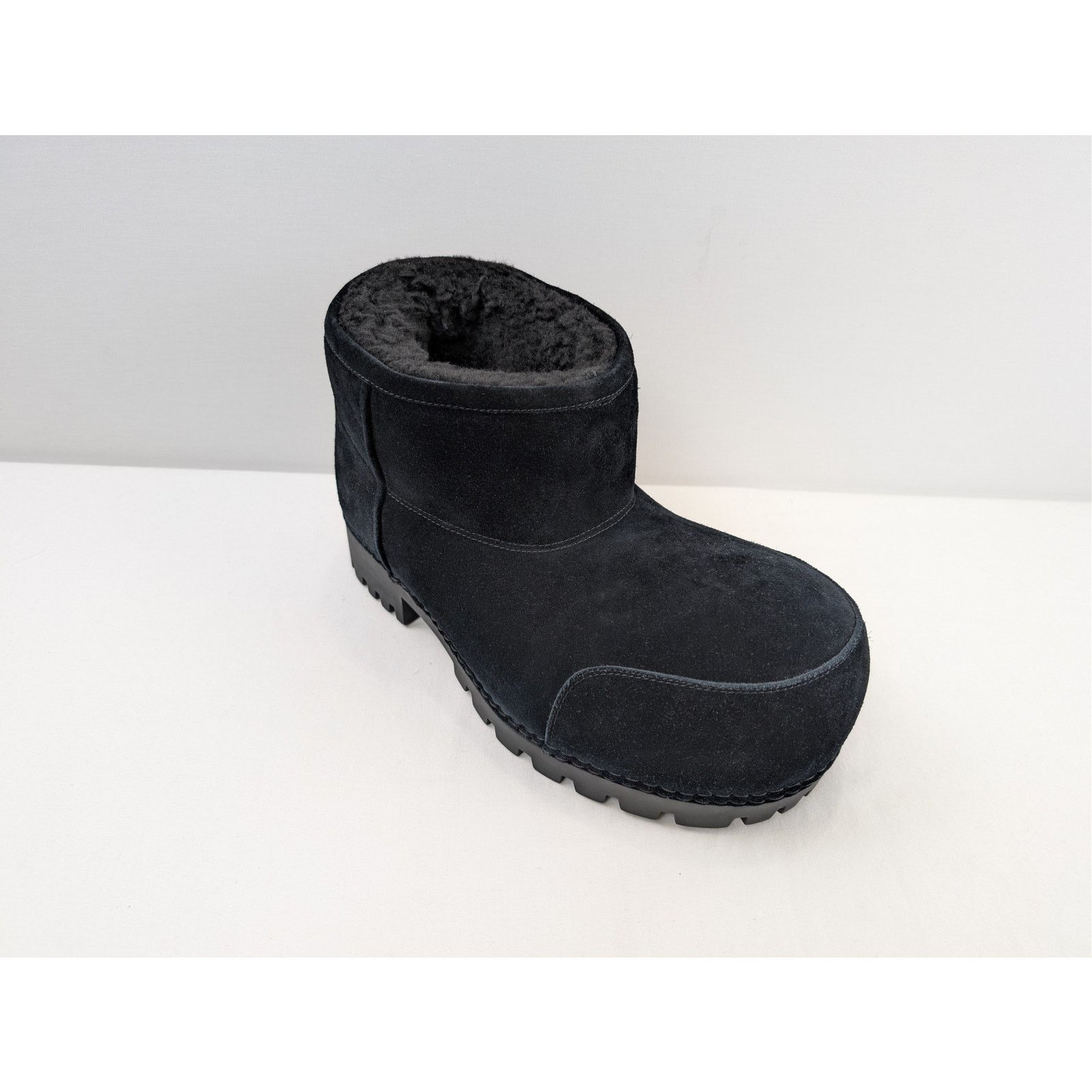 Balenciaga o1rshd1 Suede/Fake Shearling Alaska Fur Bootie Boots Black Size US 9 / EU 42 - 3 Thumbnail