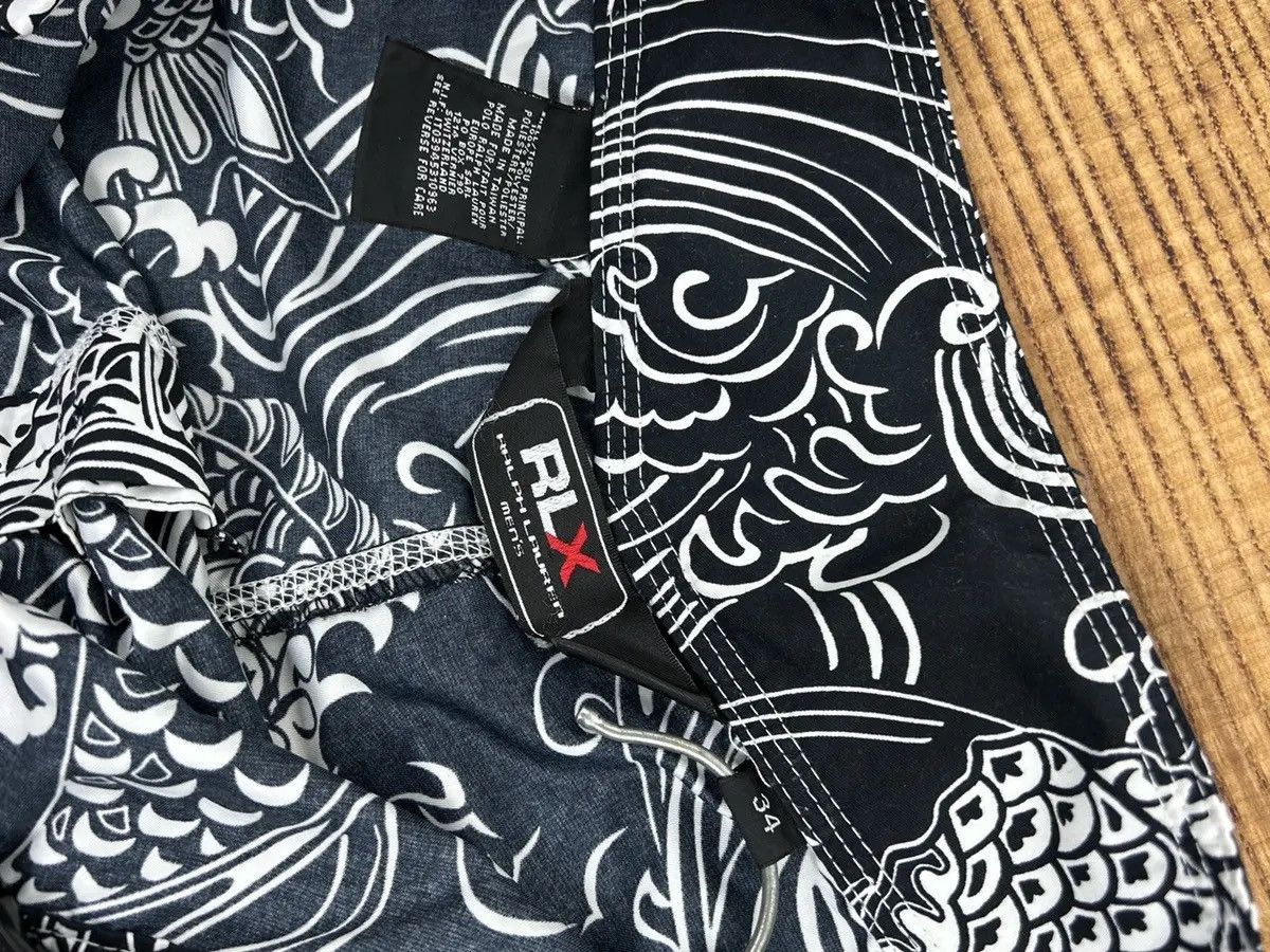 Polo Ralph Lauren Vintage Ralph Lauren RLX Koi Fish Art Aop Shorts Size US 34 / EU 50 - 8 Thumbnail
