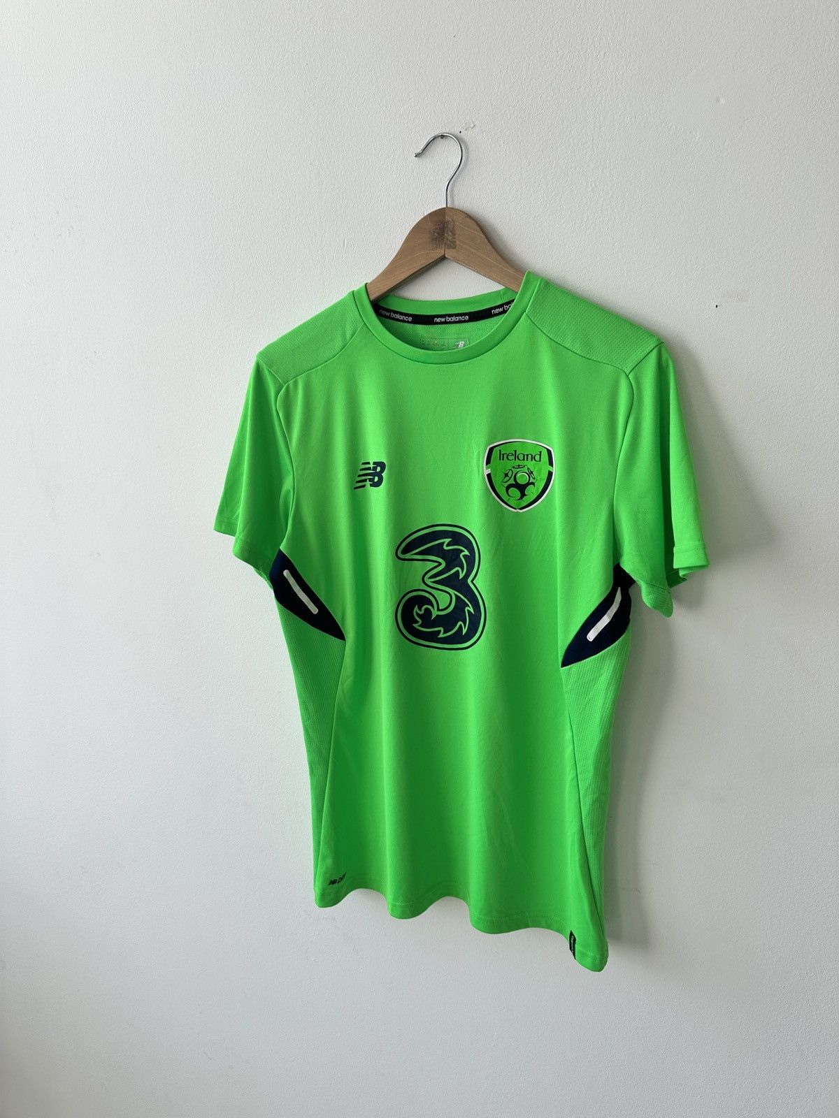 New Balance Ireland football jersey soccer New Balance size M Size US M / EU 48-50 / 2 - 3 Thumbnail