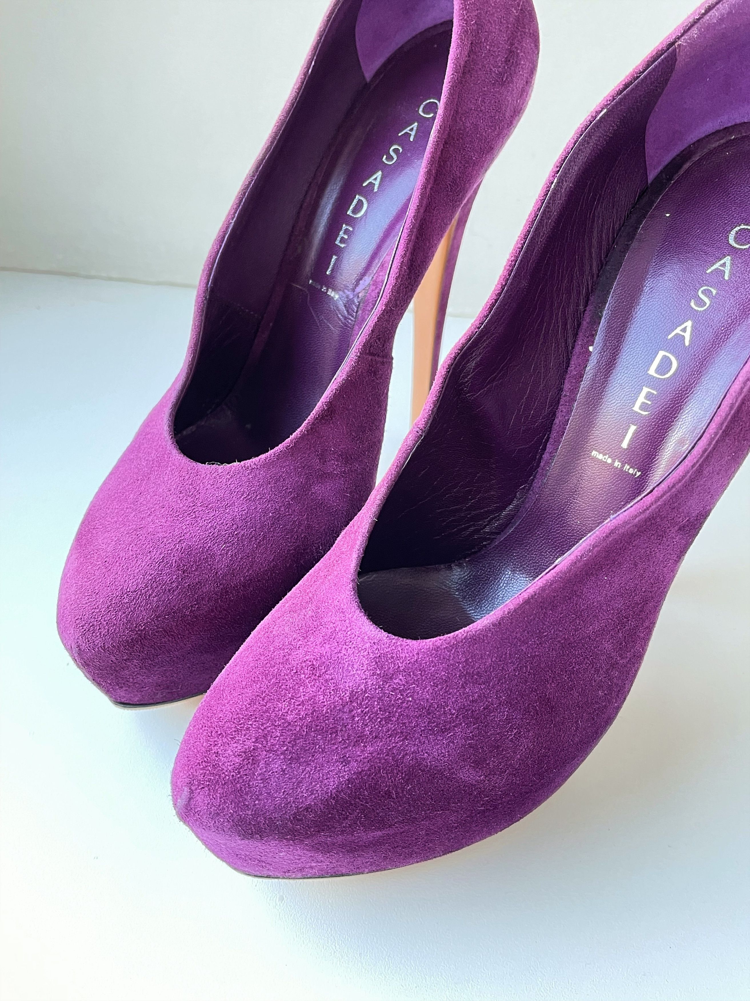Casadei EUC Casadei 38 Women Dress Shoes Hidden Platform Suede Pumps Size US 8 / IT 38 - 5 Thumbnail