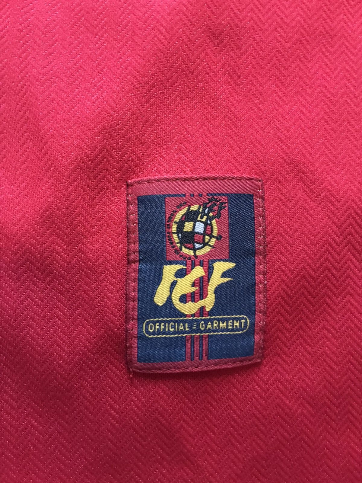 Adidas 1998 Spain Home Jersey Size US L / EU 52-54 / 3 - 5 Thumbnail