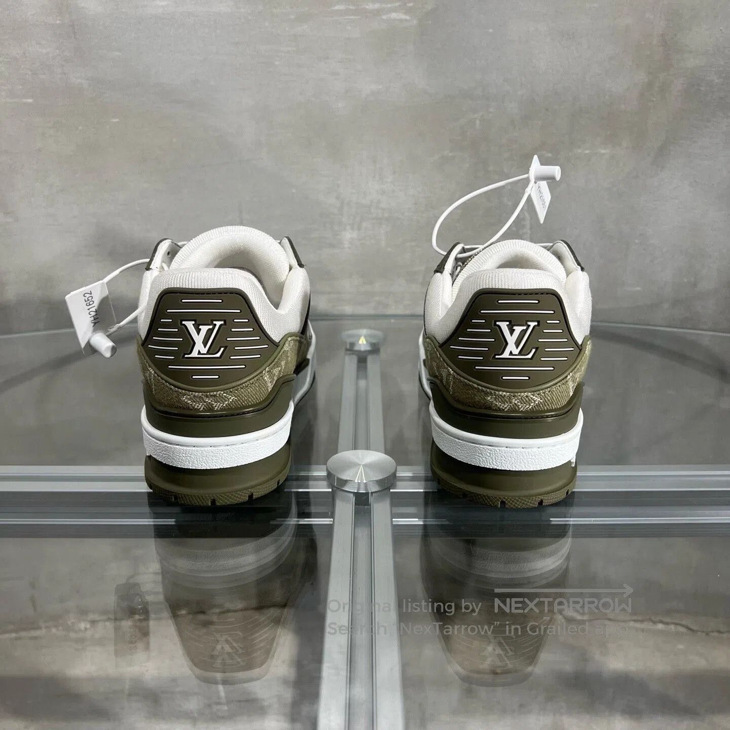 Louis Vuitton louis vuitton lv trainer 25 white green. Size US 5.5 / EU 38 - 6 Thumbnail