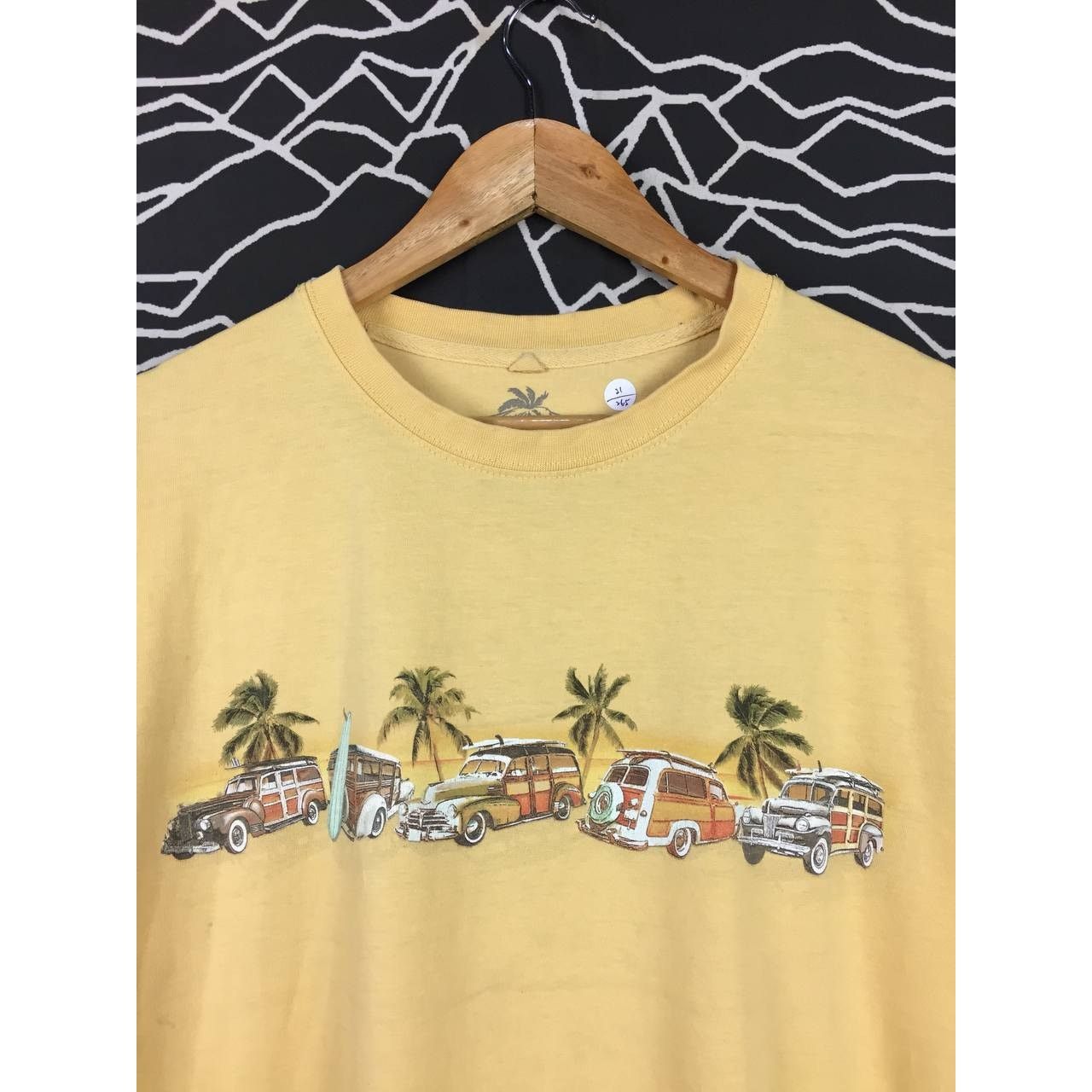 Vintage Newport Blue Vintage Classic Cars On Beach Graphic Tee Size US M / EU 48-50 / 2 - 3 Thumbnail