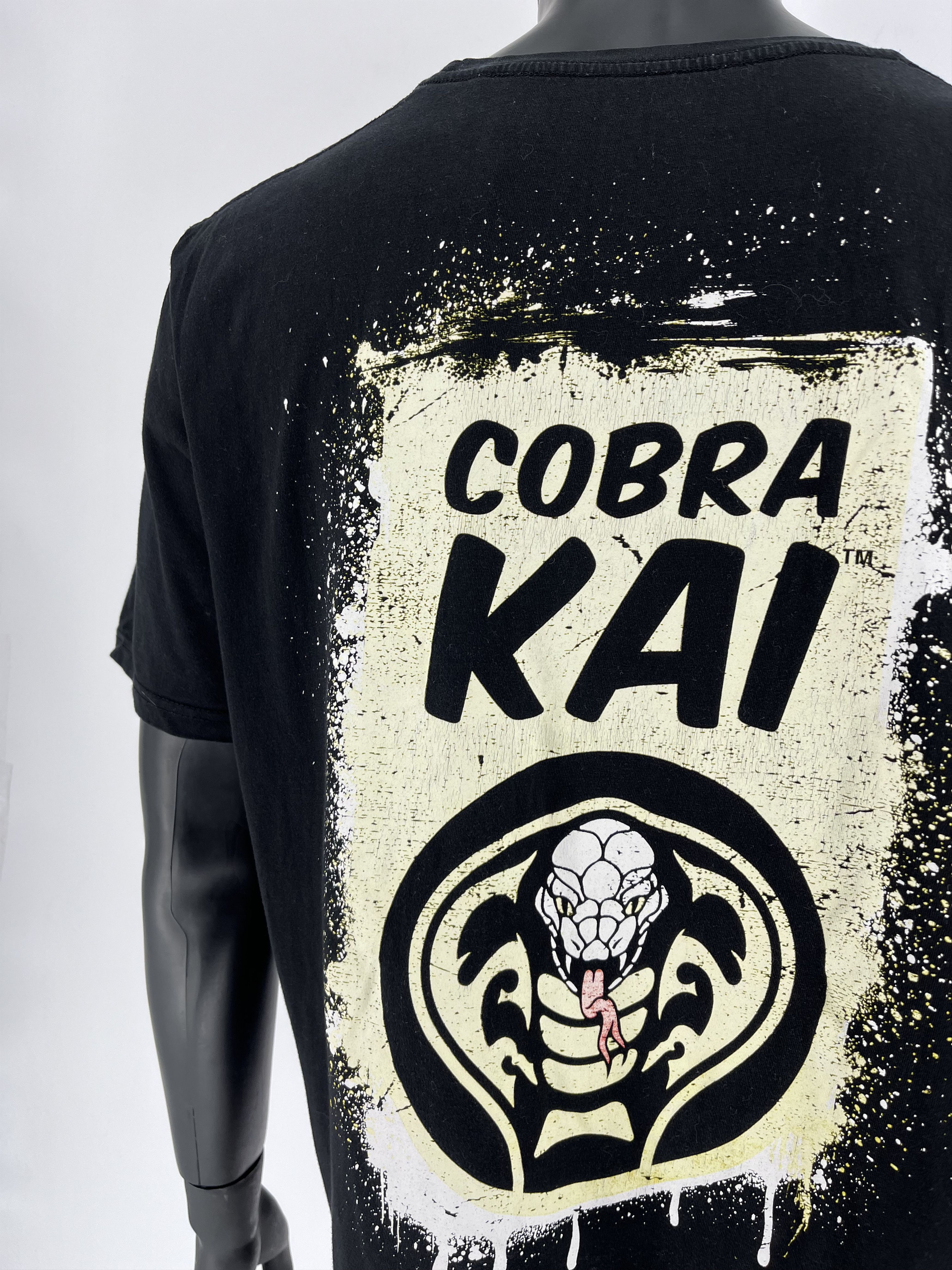 Universal Studios Vintage Cobra Kai The Karate Kids Movie Tv Series Tee Size US XL / EU 56 / 4 - 10 Thumbnail