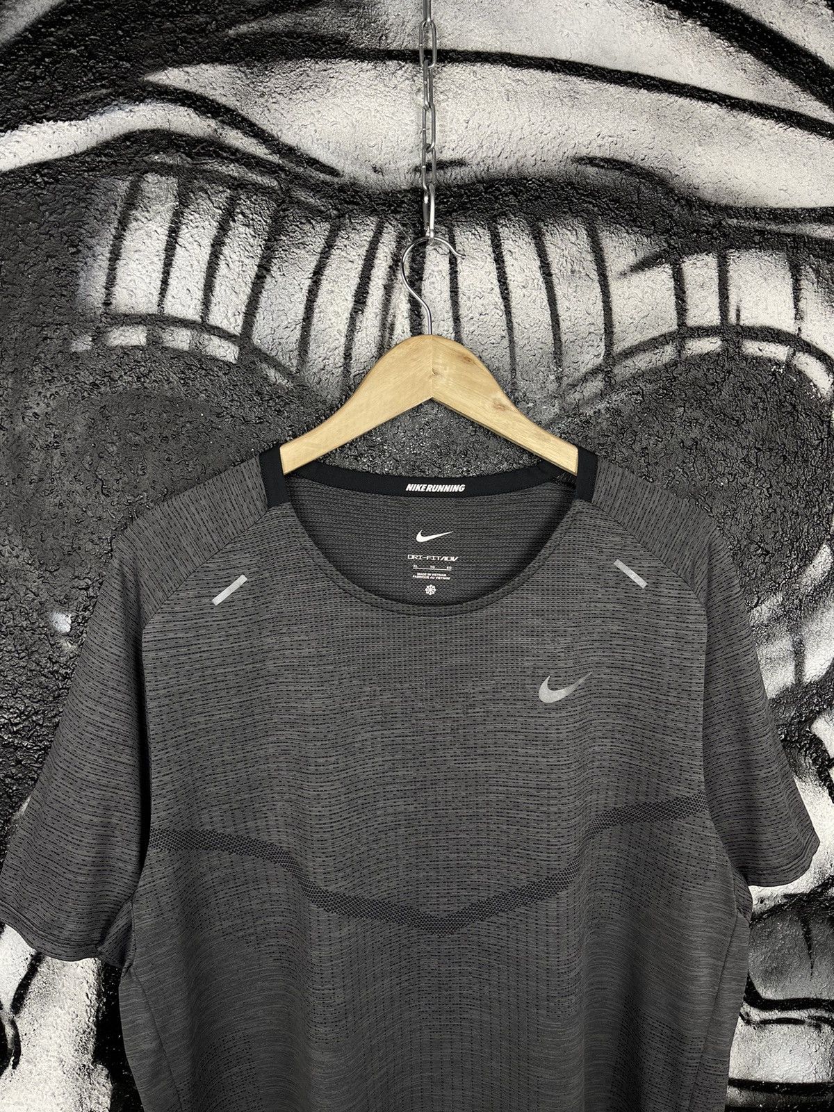 Nike Nike Dri-Fit ADV Techknit Ultra Running Sport Grey T-Shirt Men’s Size XL Size US XL / EU 56 / 4 - 4 Thumbnail