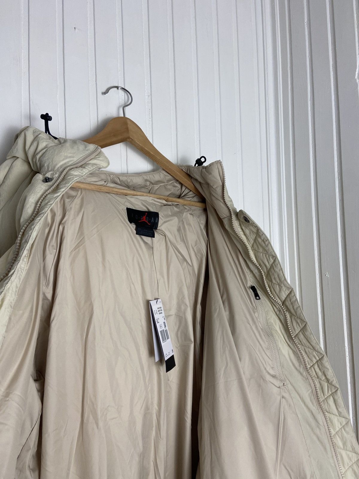Jordan Brand New Jordan Padded Jacket Beige Size XXL Size US XXL / EU 58 / 5 - 9 Thumbnail