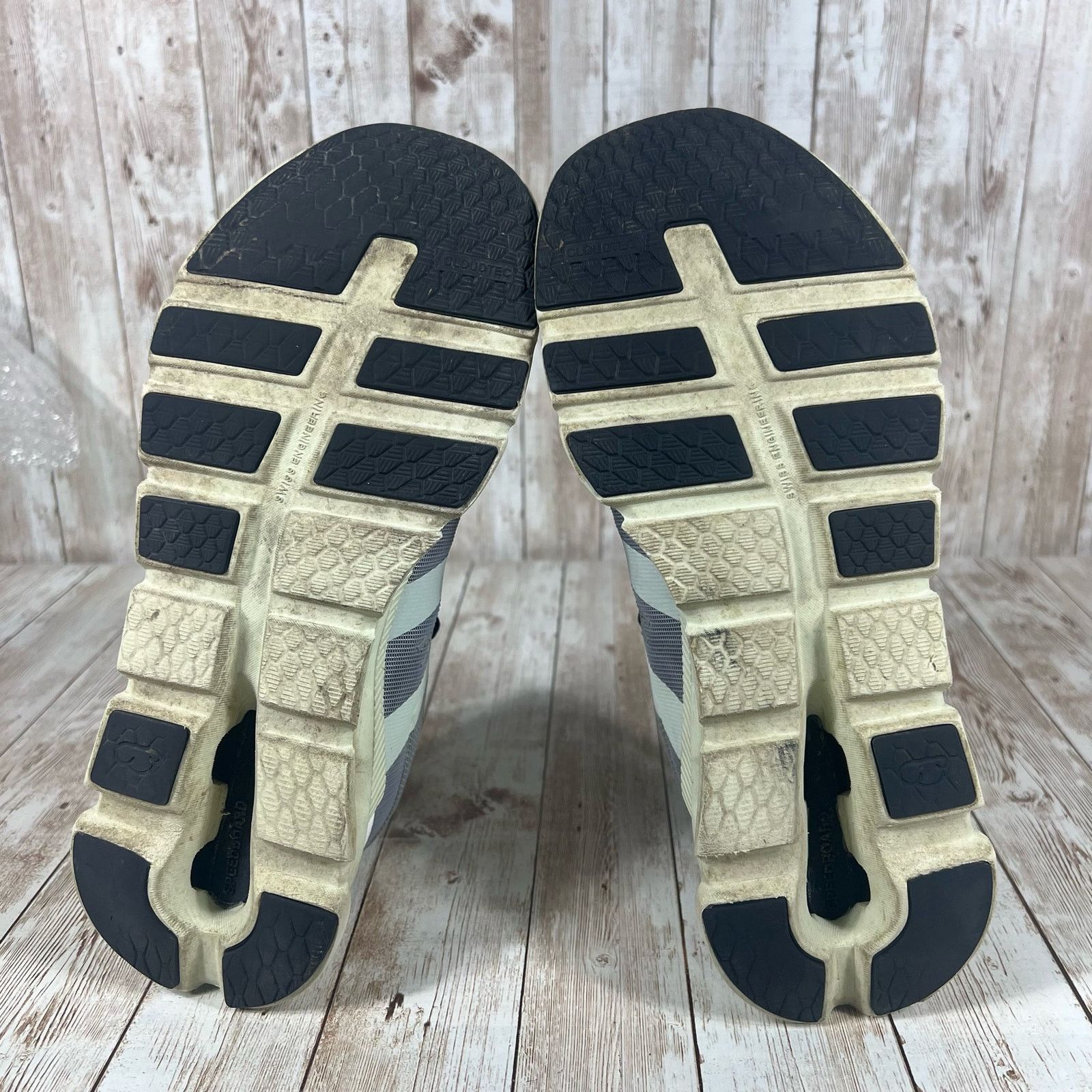 On On Women’s Cloudrunner, Frost/Aloe Running Shoes, Size 8.5 Size US 8.5 / IT 38.5 - 6 Thumbnail