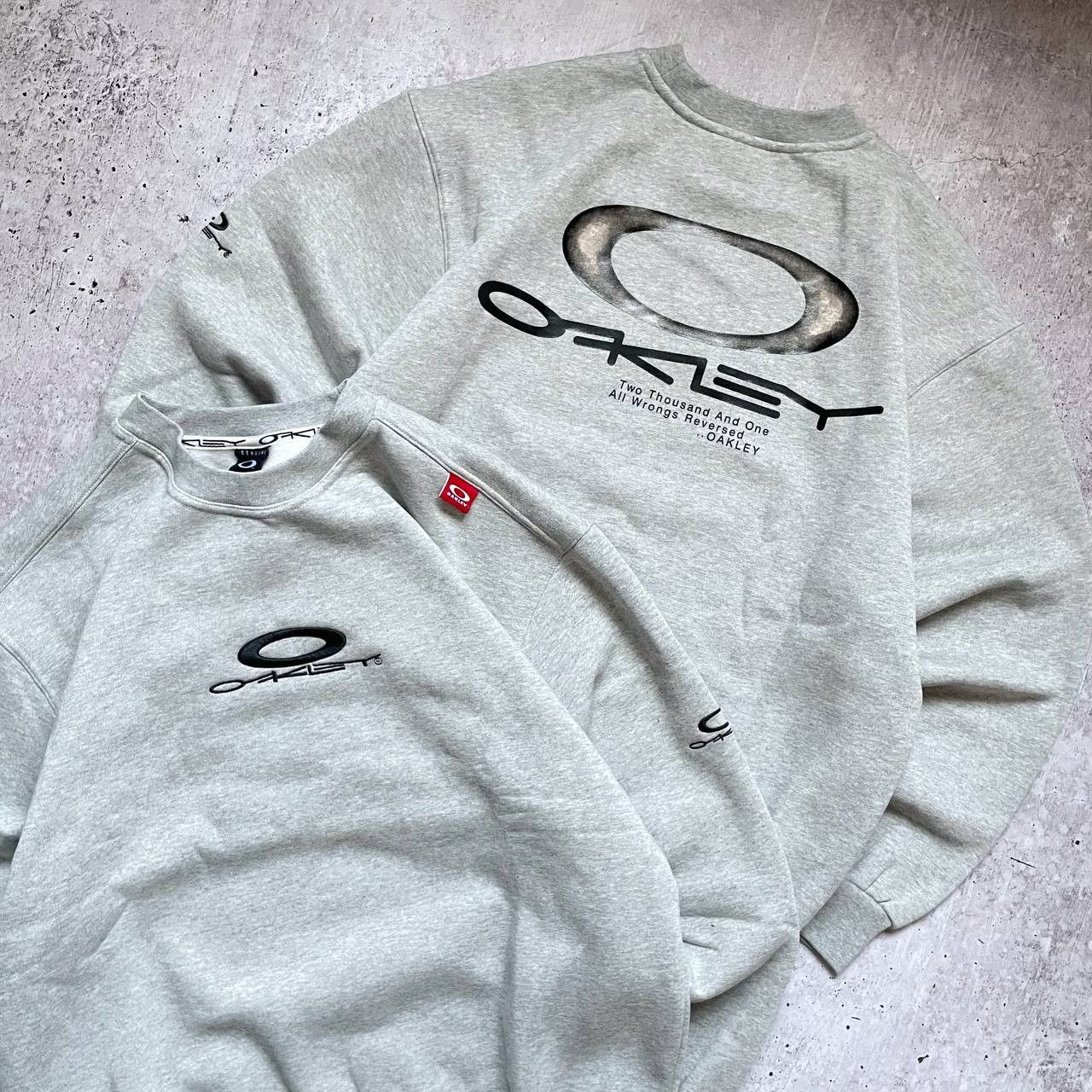 image of Oakley Vintage Gray Big Logo Sweatshirt in Grey, Men's (Size Medium)