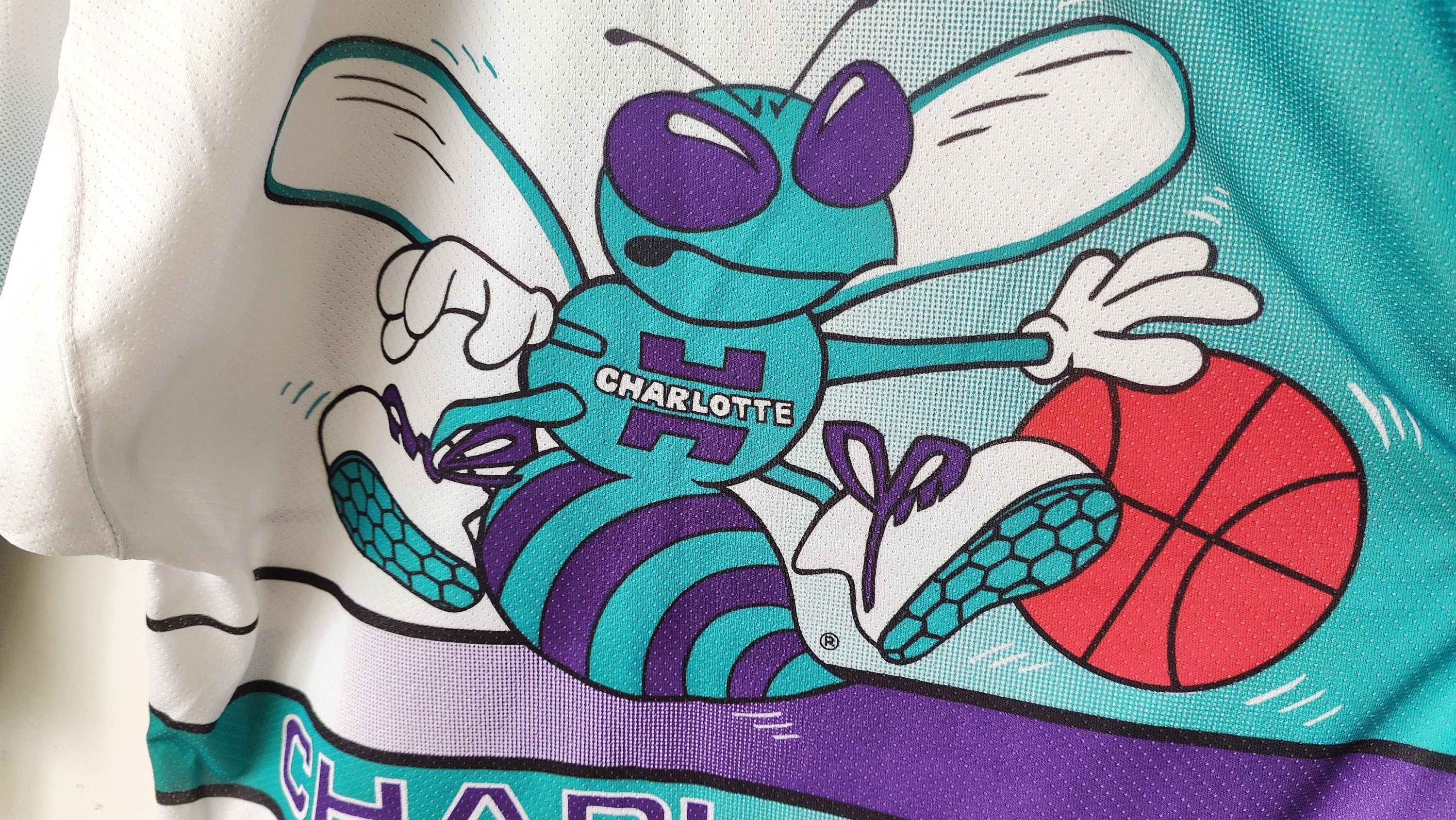 Starter RARE Charlotte Hornets Starter Vintage 90s Full Print Jersey Size US L / EU 52-54 / 3 - 7 Thumbnail