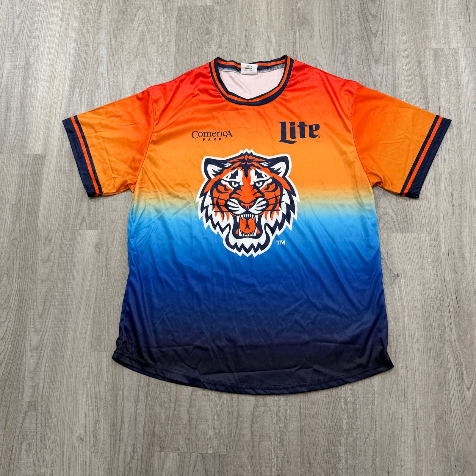 MLB Detroit Tigers Baseball Soccer Jersey Men's XL Tigres FC Size US XL / EU 56 / 4 - 2 Thumbnail