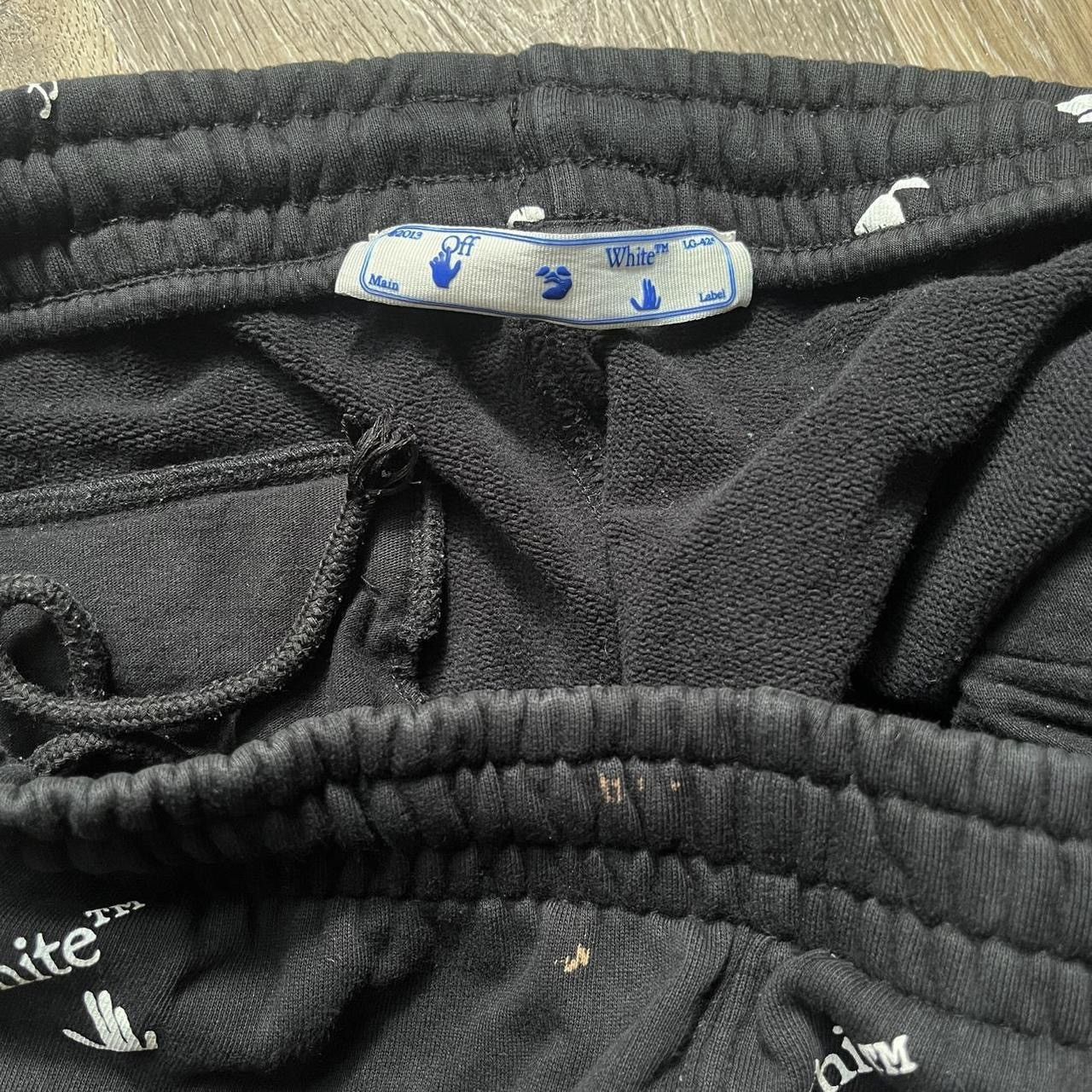Off-White off-white logo all over sweat shorts Size US 34 / EU 50 - 5 Thumbnail