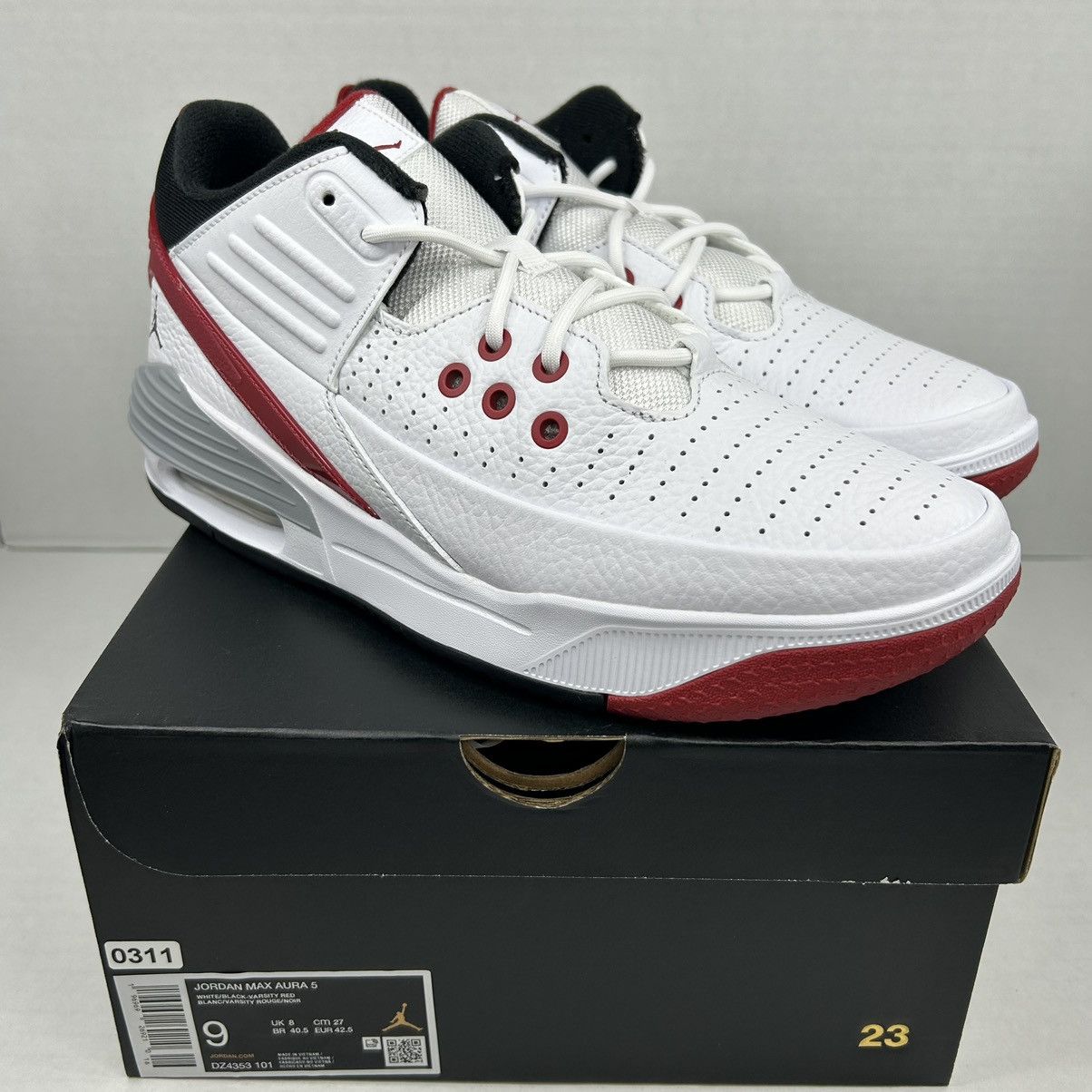 image of Nike Air Jordan Max Aurora 5 Men Size 9 Shoes in White