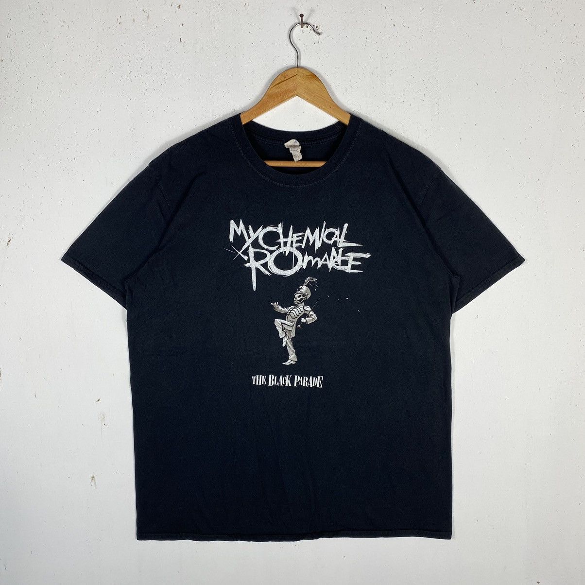 My Chemical Romance VINTAGE MY CHEMICAL ROMANCE THE BLACK PARADE TEE Size US XL / EU 56 / 4 - 2 Thumbnail