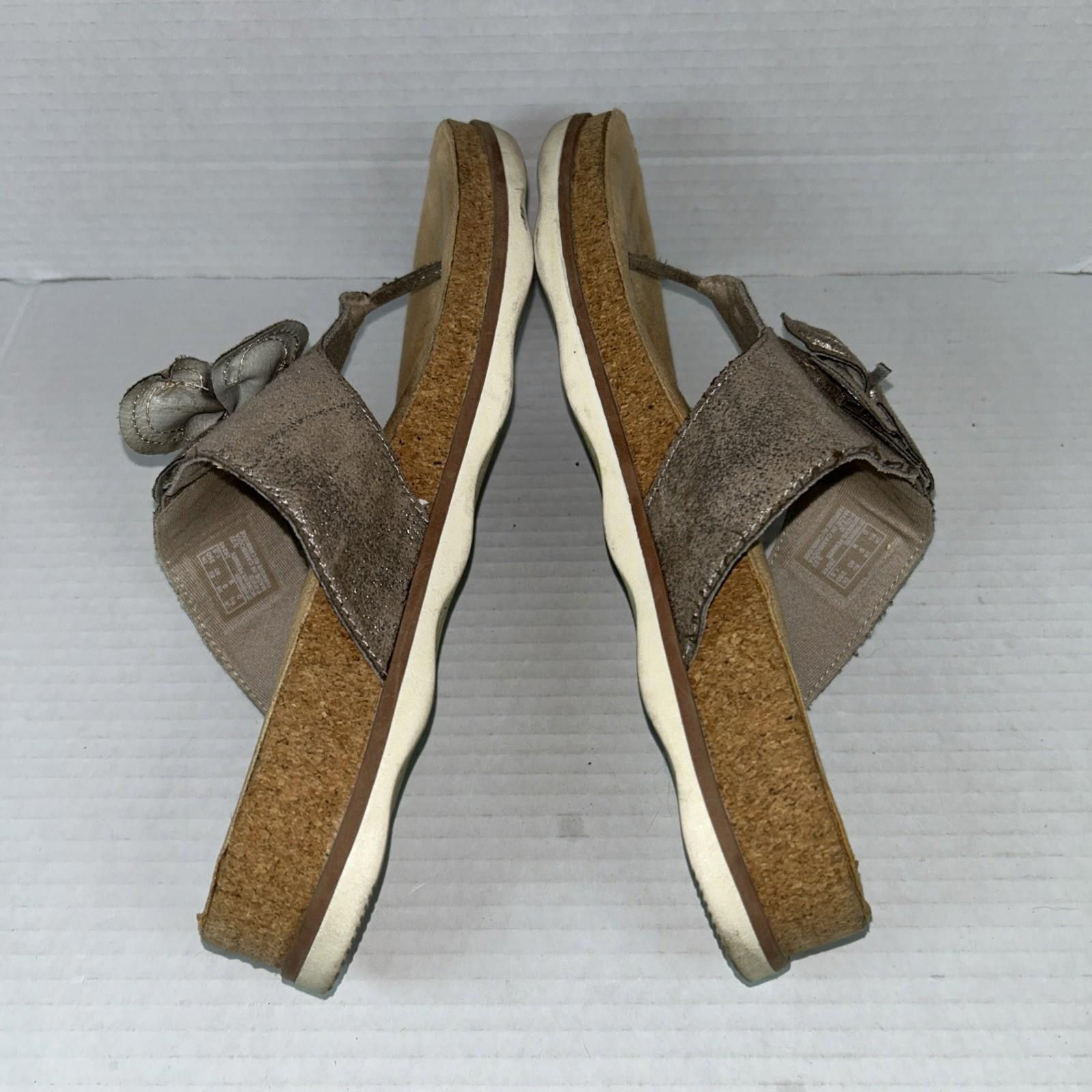 Clarks CLARKS Collec Brynn Madi Flat Taupe Metallic Slip-On Sz 9 Size US 9 / IT 39 - 3 Thumbnail