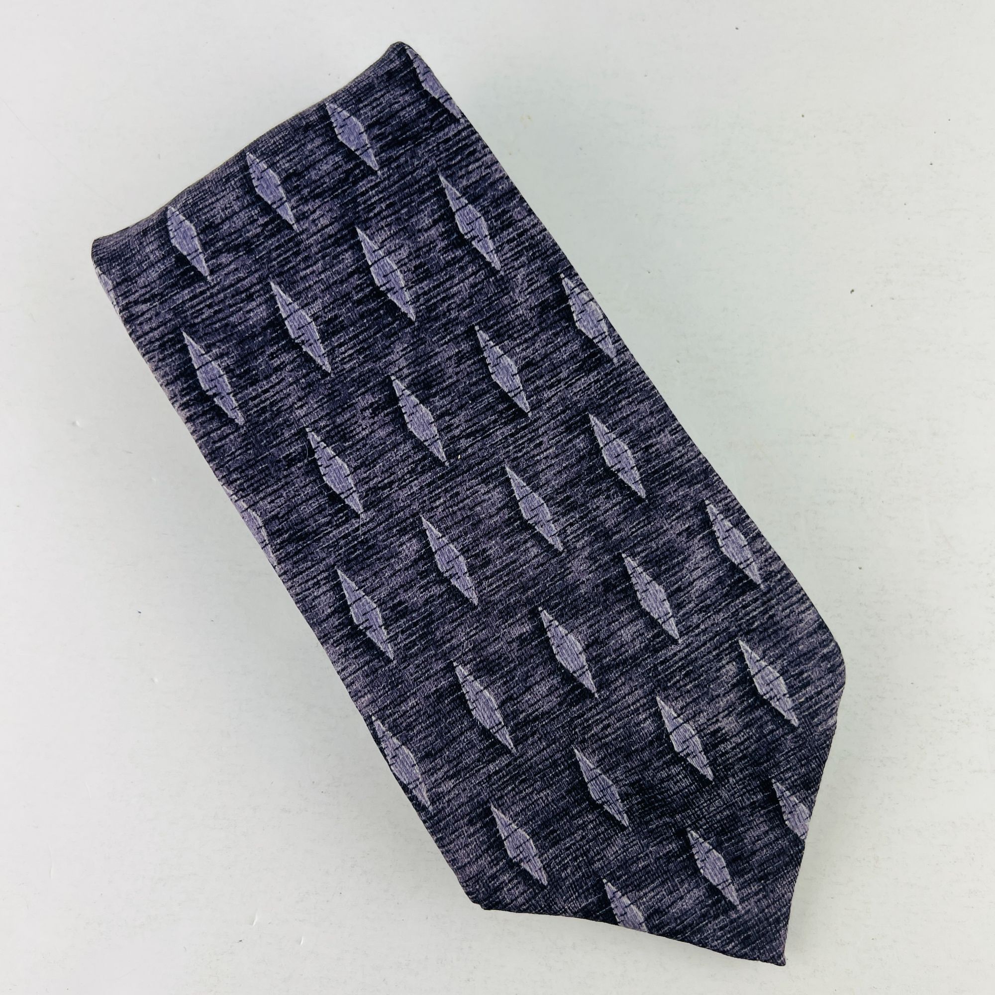 Arrow ARROW Necktie Tie Diamond Design 100% Imported Silk Size ONE SIZE - 1 Thumbnail