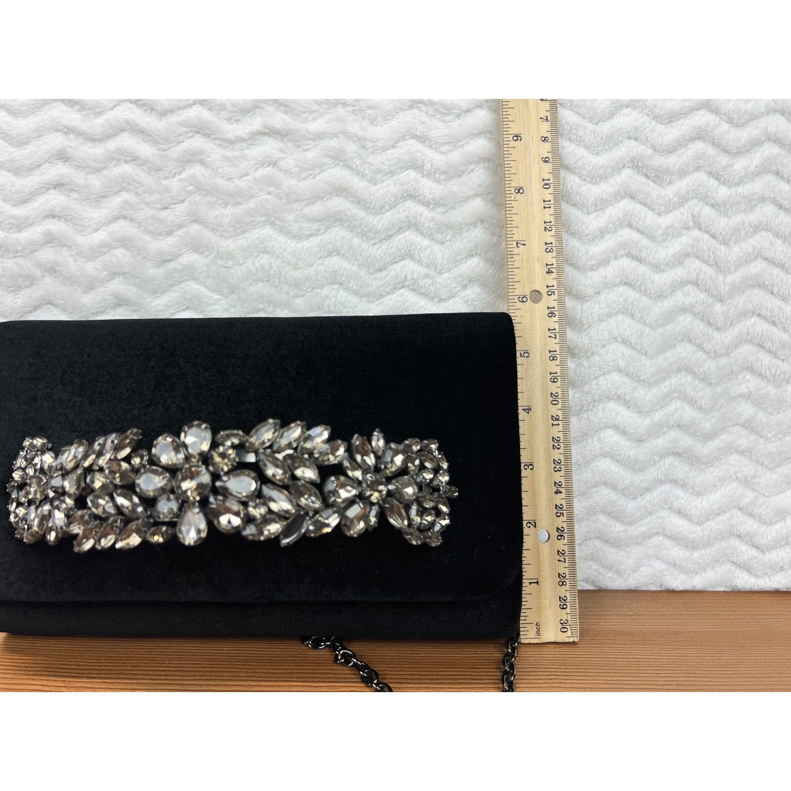 Other Sondra Roberts Velvet Clutch Stone Encrusted Shoulder Chain Size ONE SIZE - 9 Thumbnail