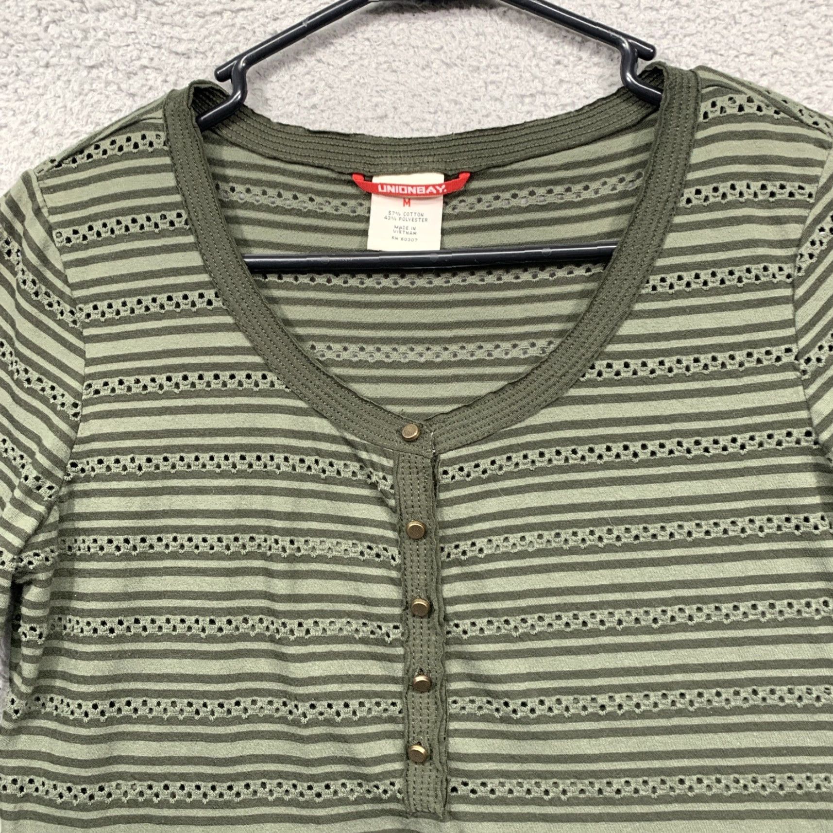 Vintage UNIONBAY Womens Top M Forest Green 3/4 Sleeve Rounded Hem Breathable Cotton Polyester Stripes Lace Holes Pullover Shirt Adults Womens Size M / US 6-8 / IT 42-44 - 4 Thumbnail