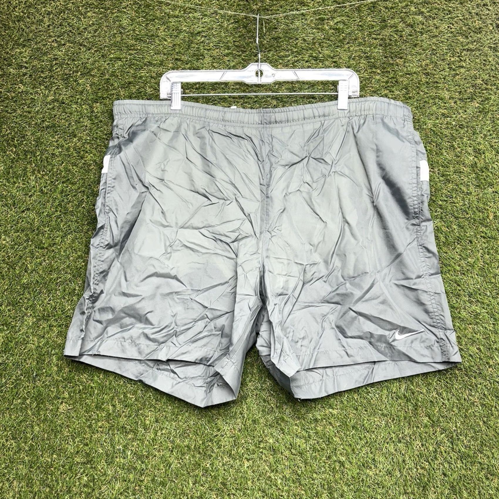 Nike VINTAGE Nike Swim Bottoms Mens XL Green Nylon Trunks 90s Swoosh Y2K Size US 36 / EU 52 - 3 Thumbnail