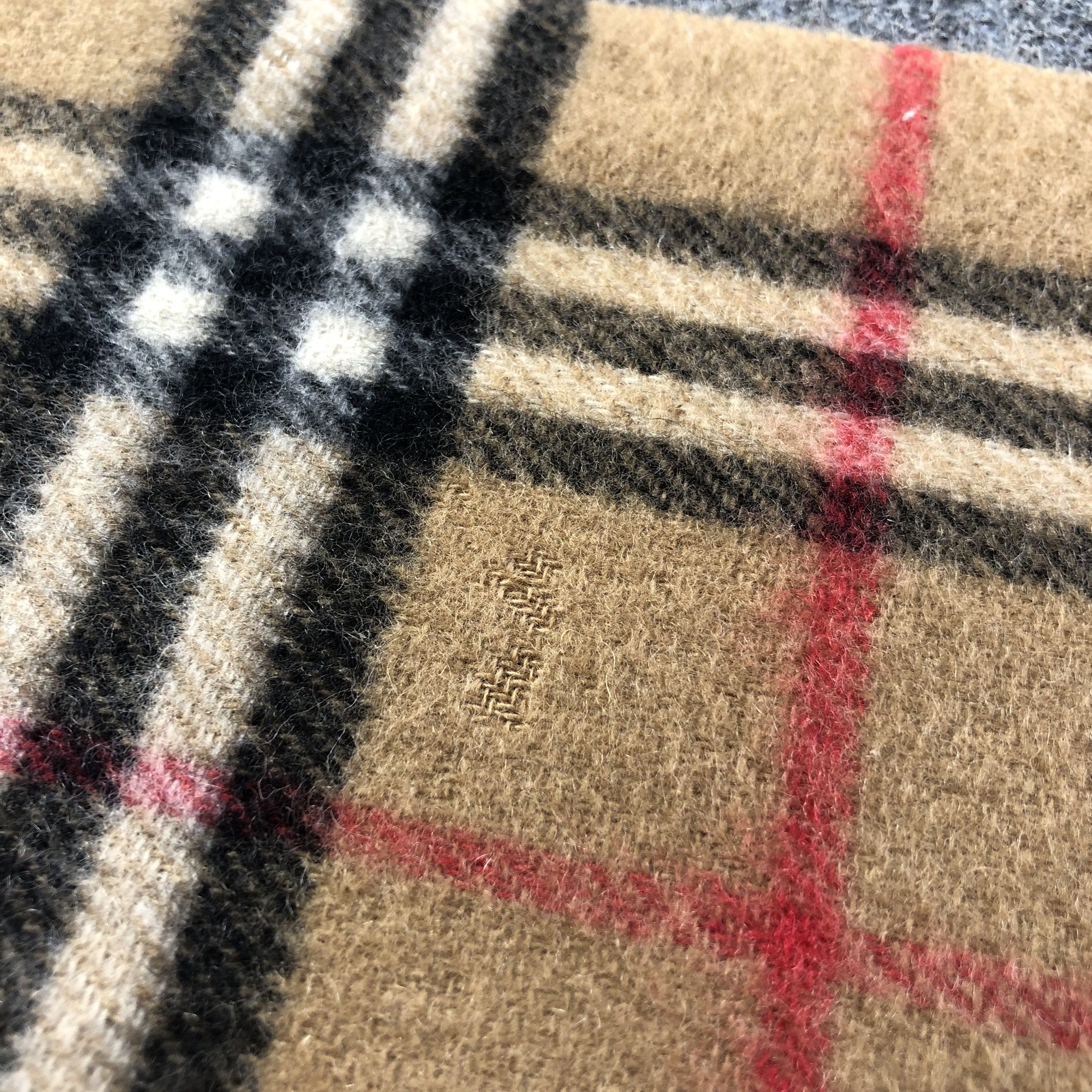 Burberry Burberrys Nova Check Tan Cashmere Scarf Muffler V1781 Size ONE SIZE - 9 Thumbnail