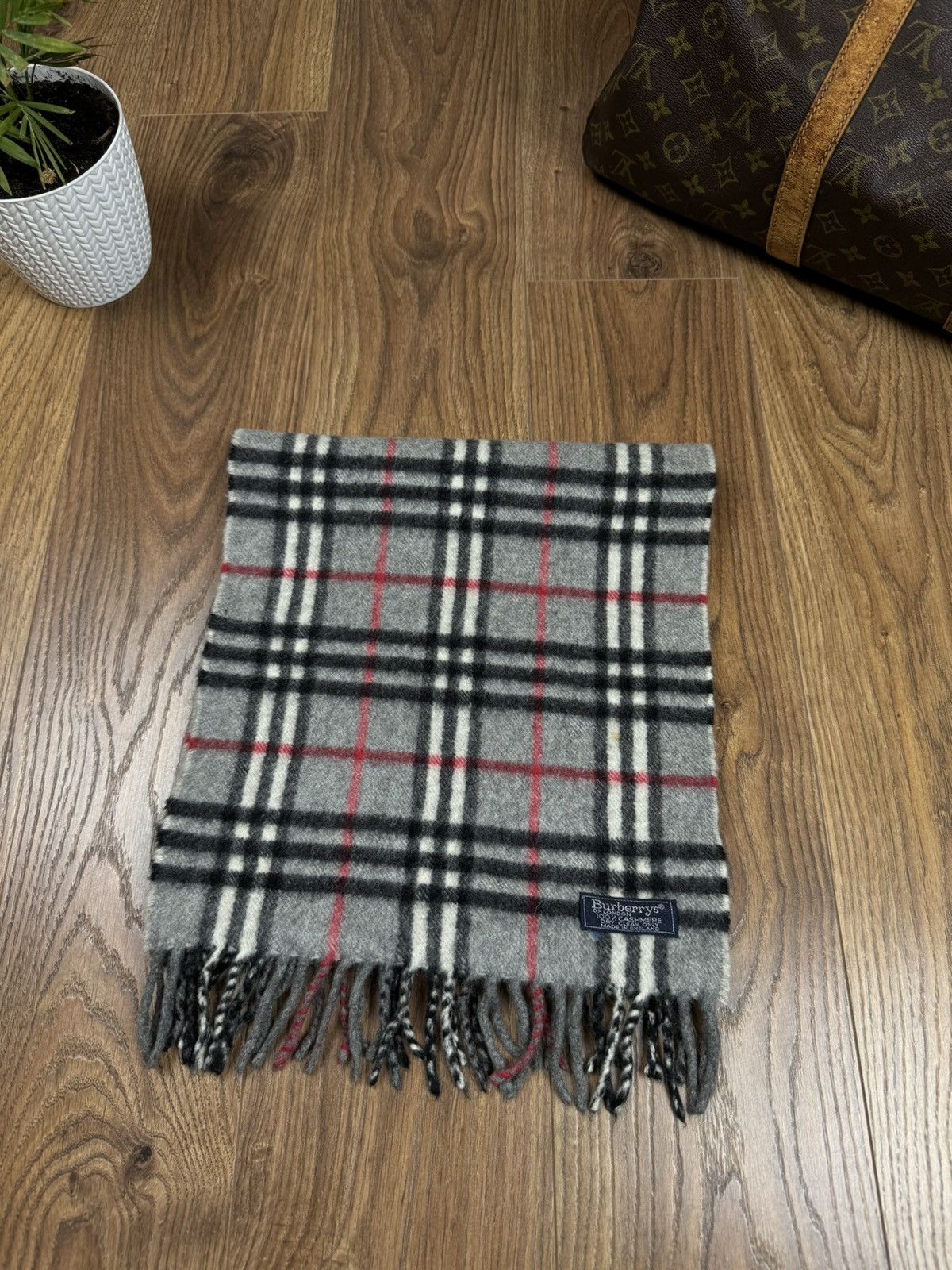Burberry Vintage cashmere scarf Burberry’s 90s original luxury item Size ONE SIZE - 1 Thumbnail