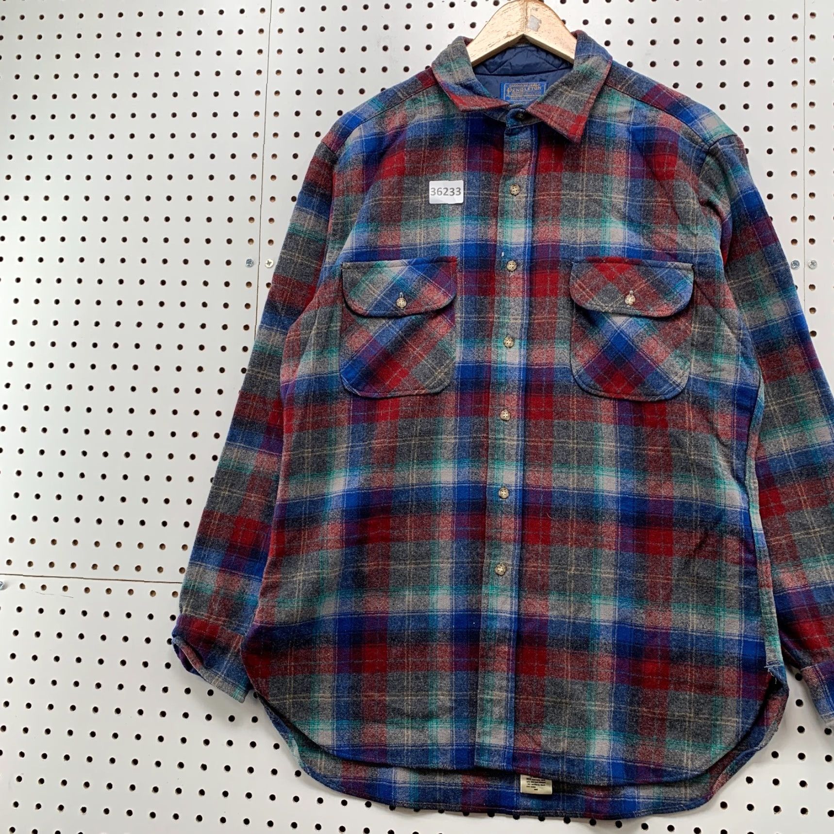 Pendleton VINTAGE Pendleton Button-Up Shirt Mens Large Plaid Blue Red Flannel Made USA 70s 80s Outdoor Pockets Mens Size US L / EU 52-54 / 3 - 3 Thumbnail