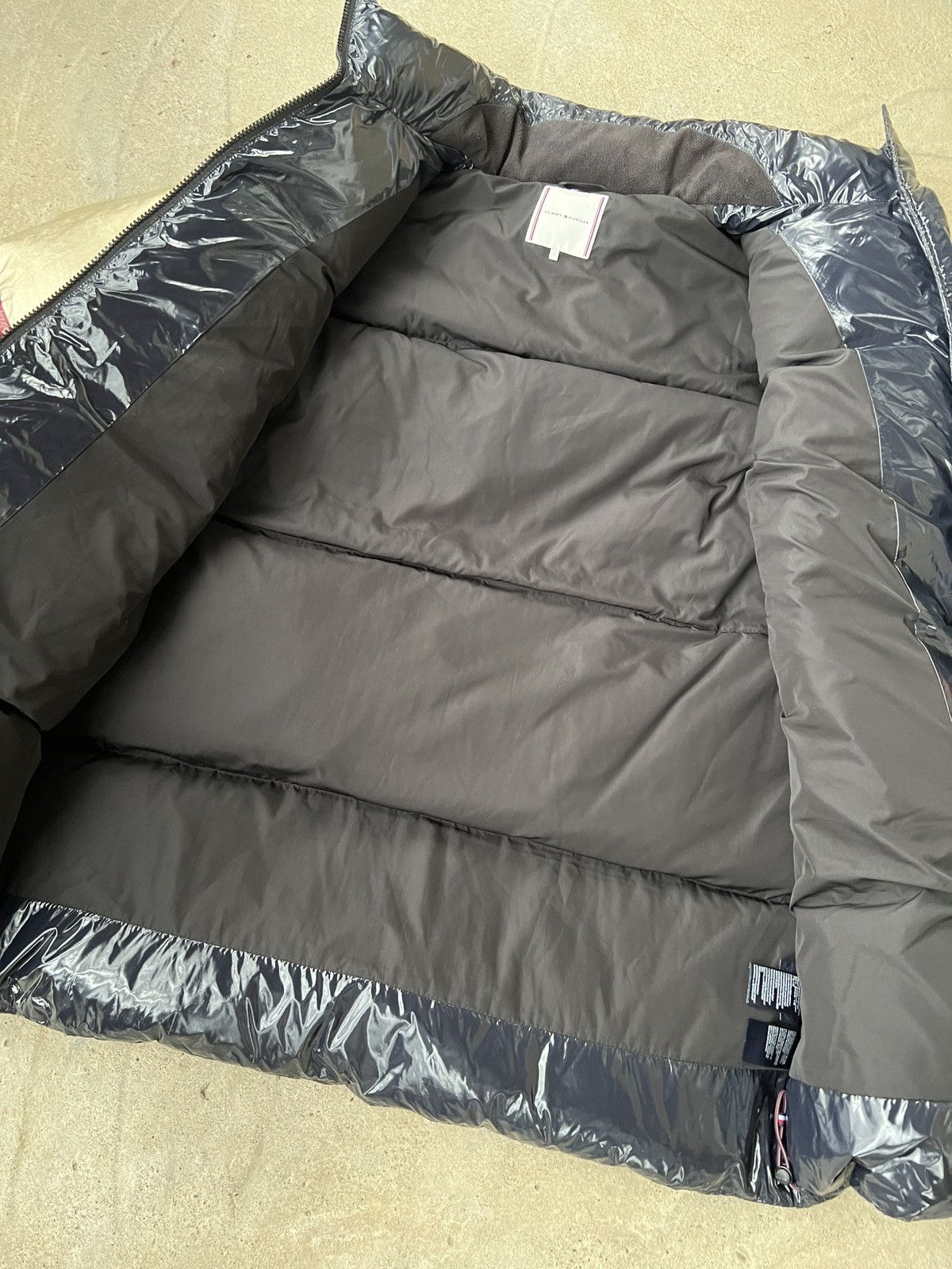 Tommy Hilfiger Tommy Hilfiger Down Jacket Size L / US 10 / IT 46 - 5 Thumbnail
