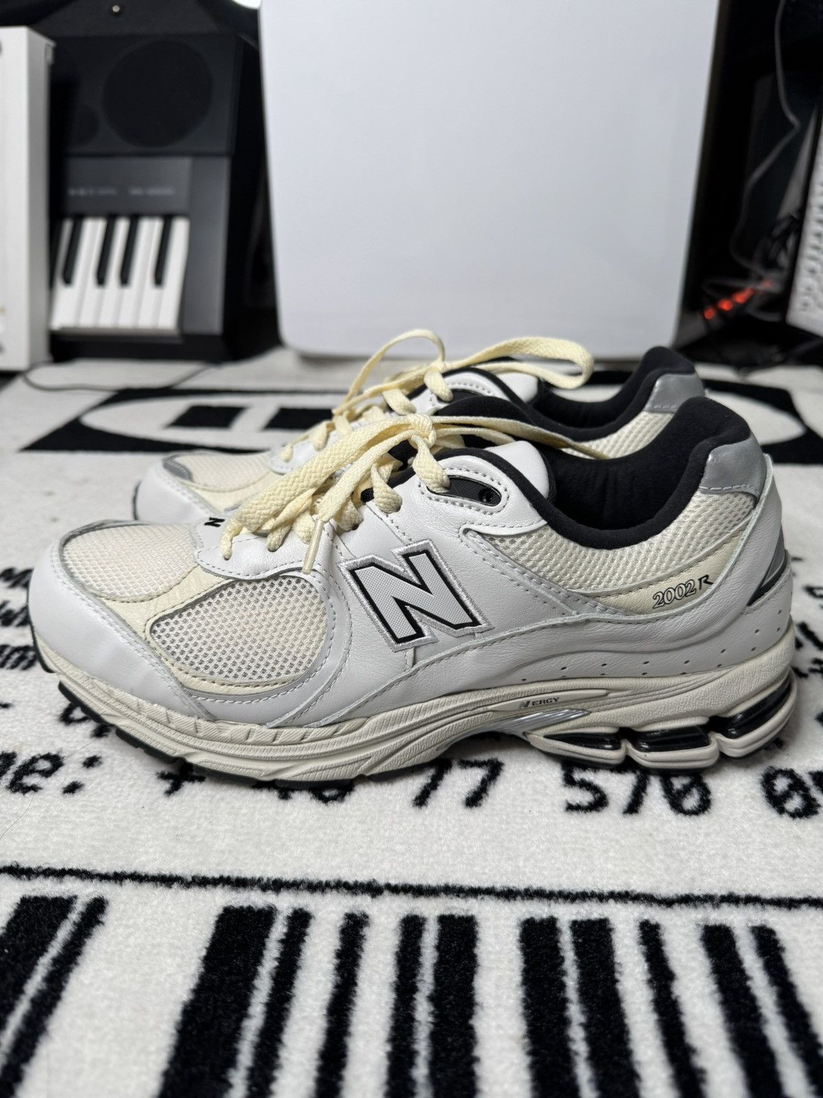New Balance New Balance 2002R Lemon Haze Size US 10 / EU 43 - 1 Thumbnail