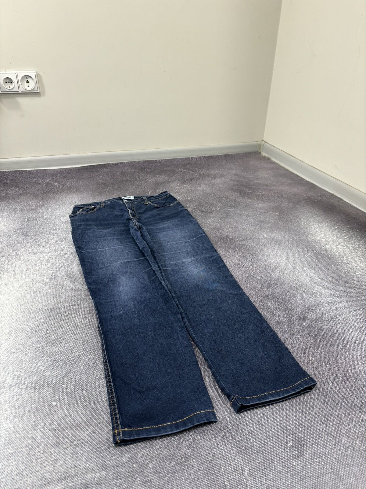 Moschino Vintage Moschino Women’s Hippie Logo Luxury Blue Denim Jeans Size 27" / US 4 / IT 40 - 6 Thumbnail