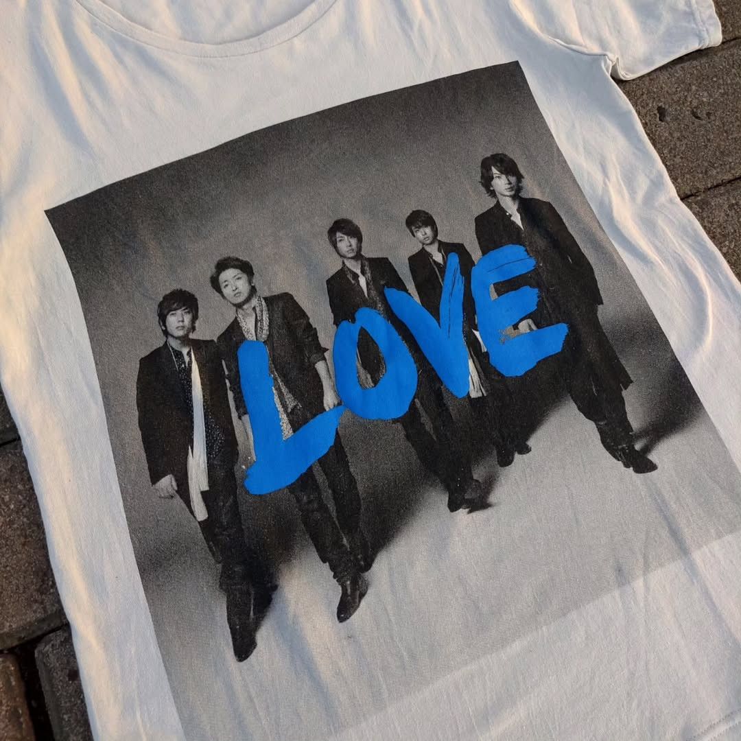 Band Tees Arashi Love Tour 2013 Photo Tee Size US L / EU 52-54 / 3 - 1 Thumbnail