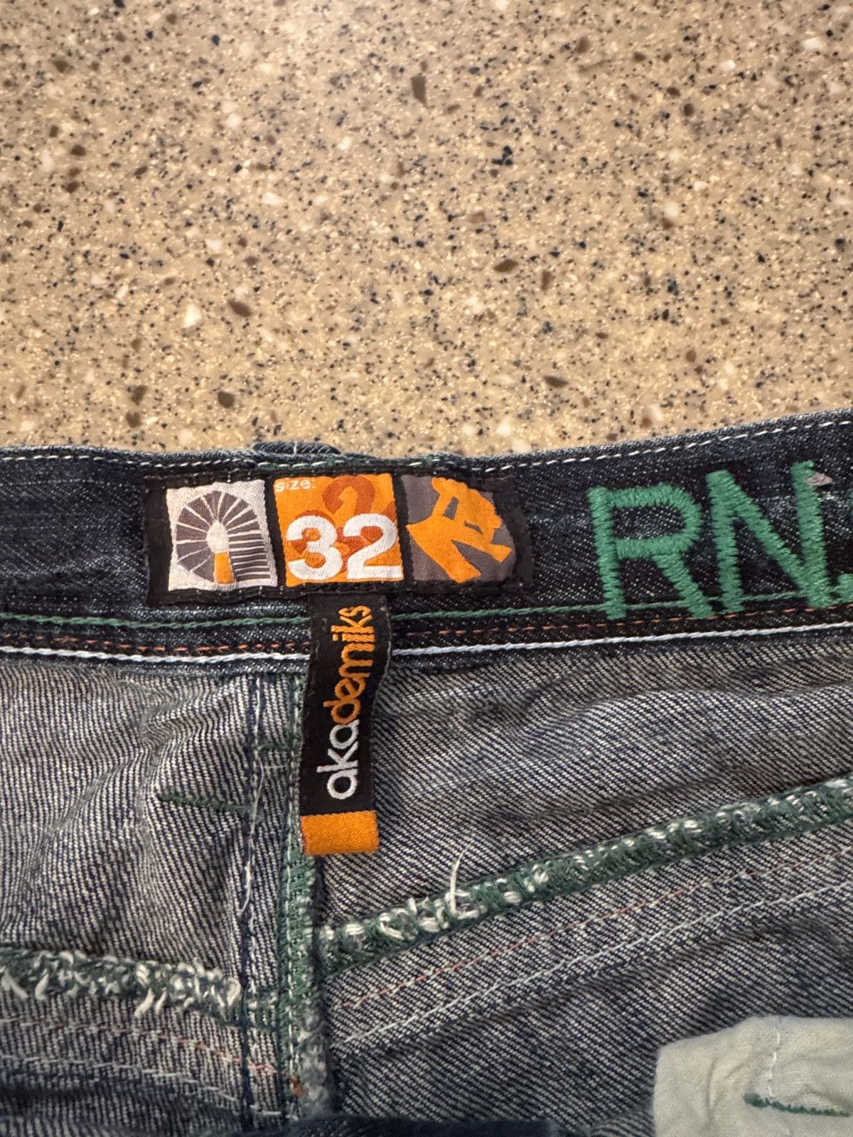 Akademiks Akademiks Y2k Dragon Embroidered Streetwear Jorts Size US 32 / EU 48 - 3 Thumbnail