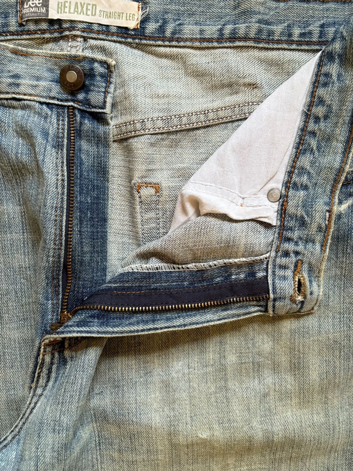 Lee Vintage Lee Relaxed Faded Mud Wash Distressed Jeans Size US 35 - 9 Thumbnail
