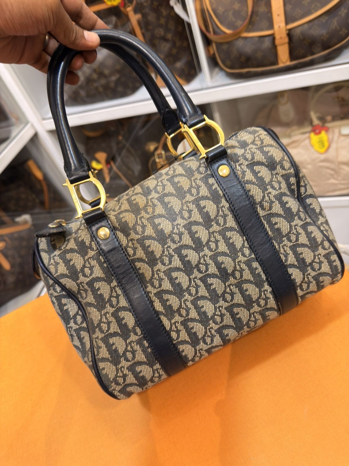 Dior AUTHENTIC CRISTIAN DIOR CANVAS BOSTON 25 HANDBAG VINTAGE Size ONE SIZE - 25 Thumbnail