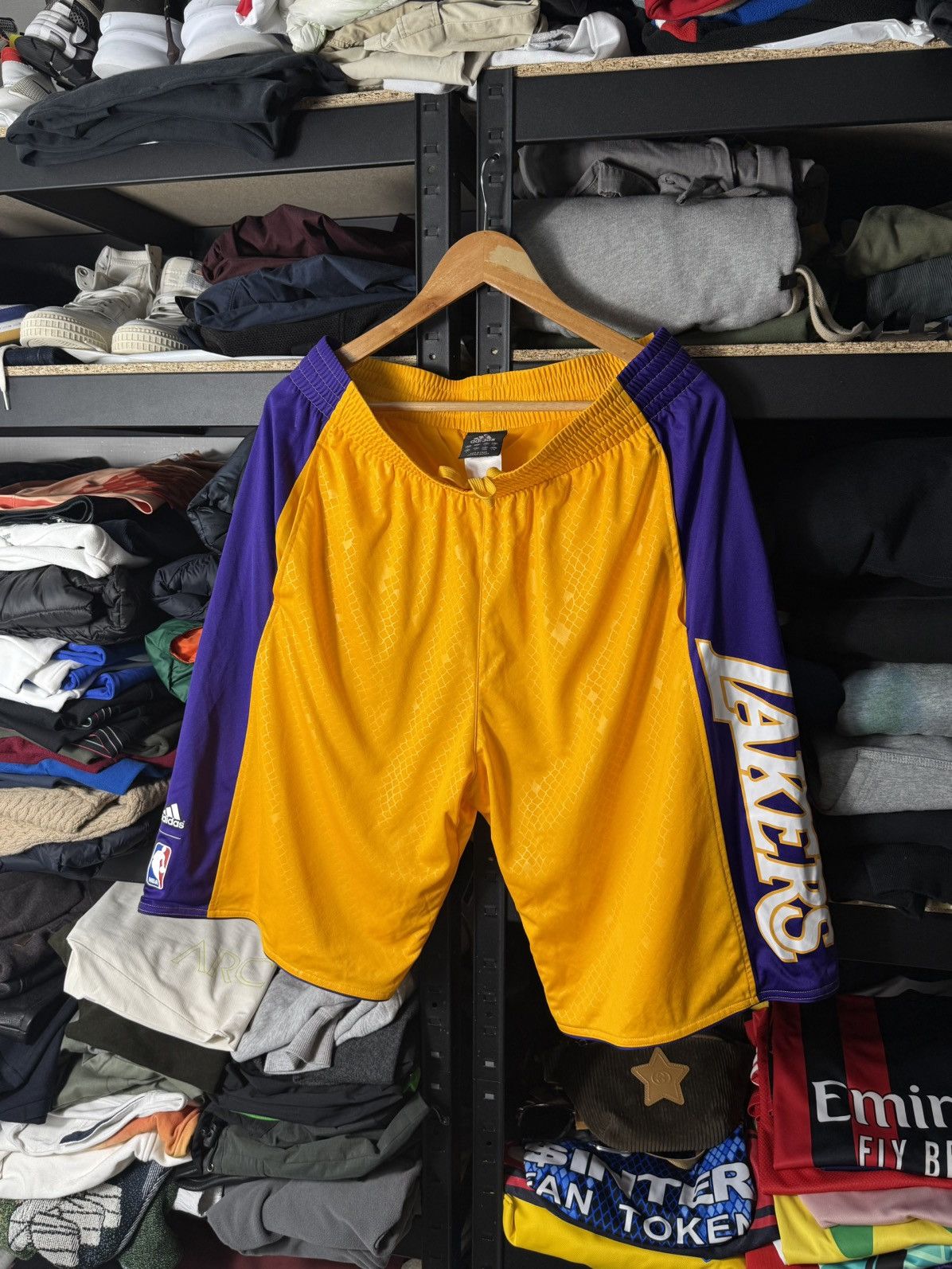 Adidas Vintage Adidas Los Angeles Lakers NBA Basketball Shorts Size US 34 / EU 50 - 1 Thumbnail