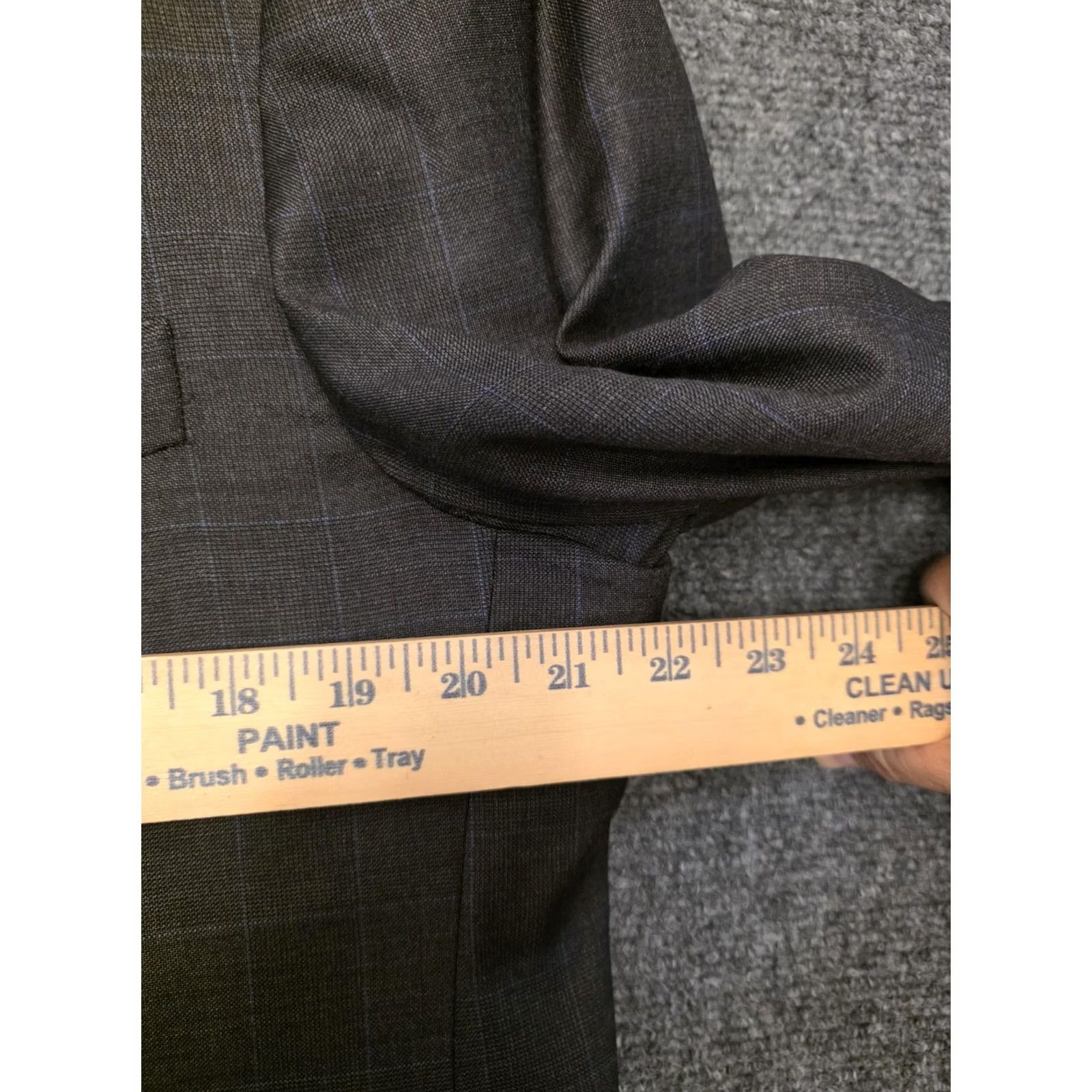 Brooks Brothers Brooks Brothers Madison Suit Mens 44 Gray Plaid 2 Piece Jacket Pants Italy Wool 39x29 Regular Notch Lapel Four-Button Cuffed Size 44R - 6 Thumbnail
