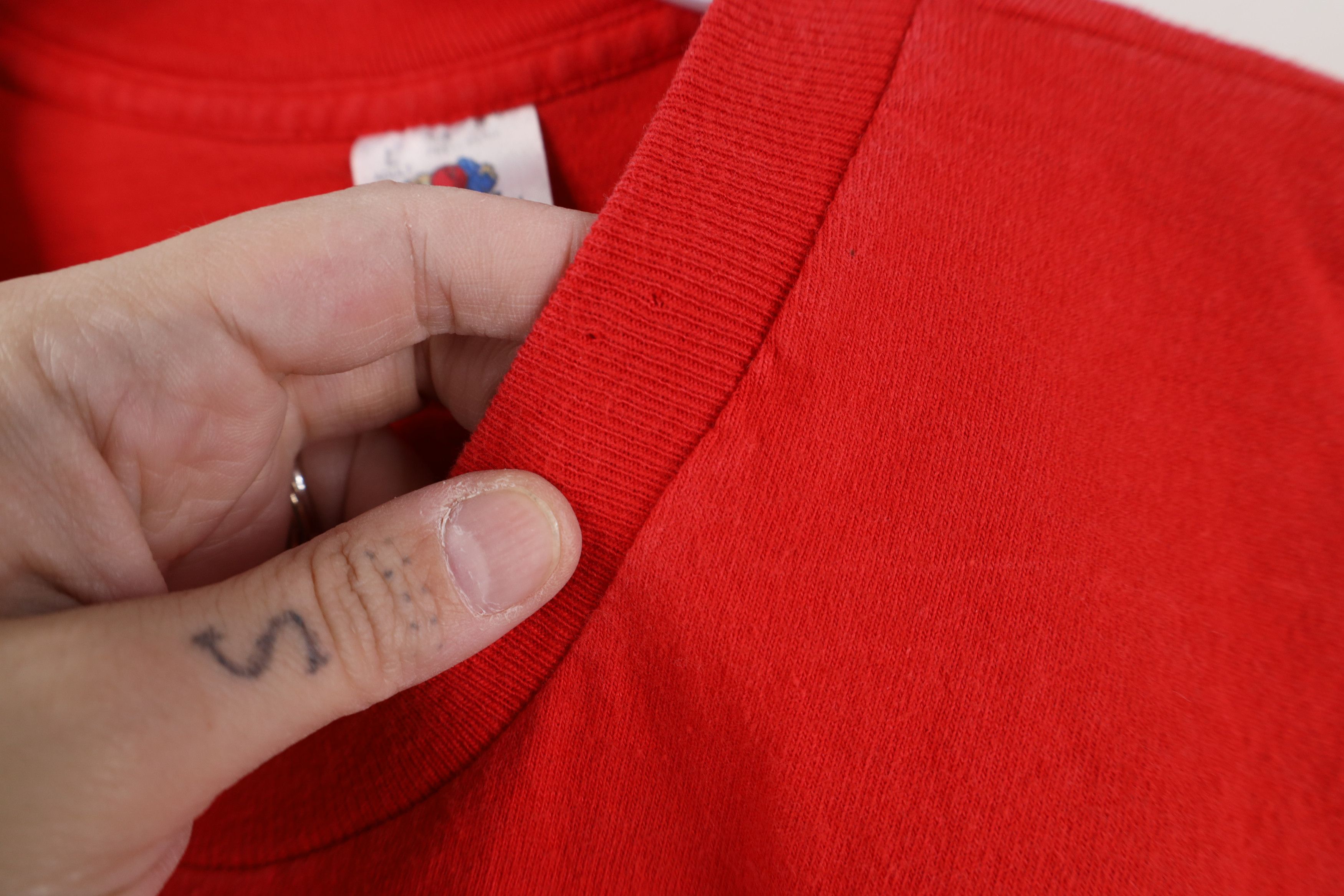 Vintage Vintage 90s Streetwear Breath Saloon T-Shirt Red Cotton USA Size US L / EU 52-54 / 3 - 6 Thumbnail