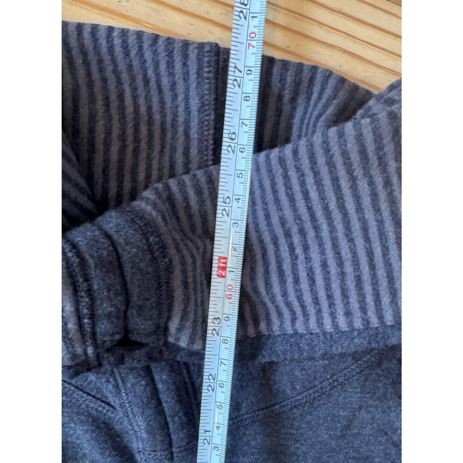 Lululemon Lululemon Womens M Turtleneck Long Sleeve Pullover Size M / US 6-8 / IT 42-44 - 5 Thumbnail