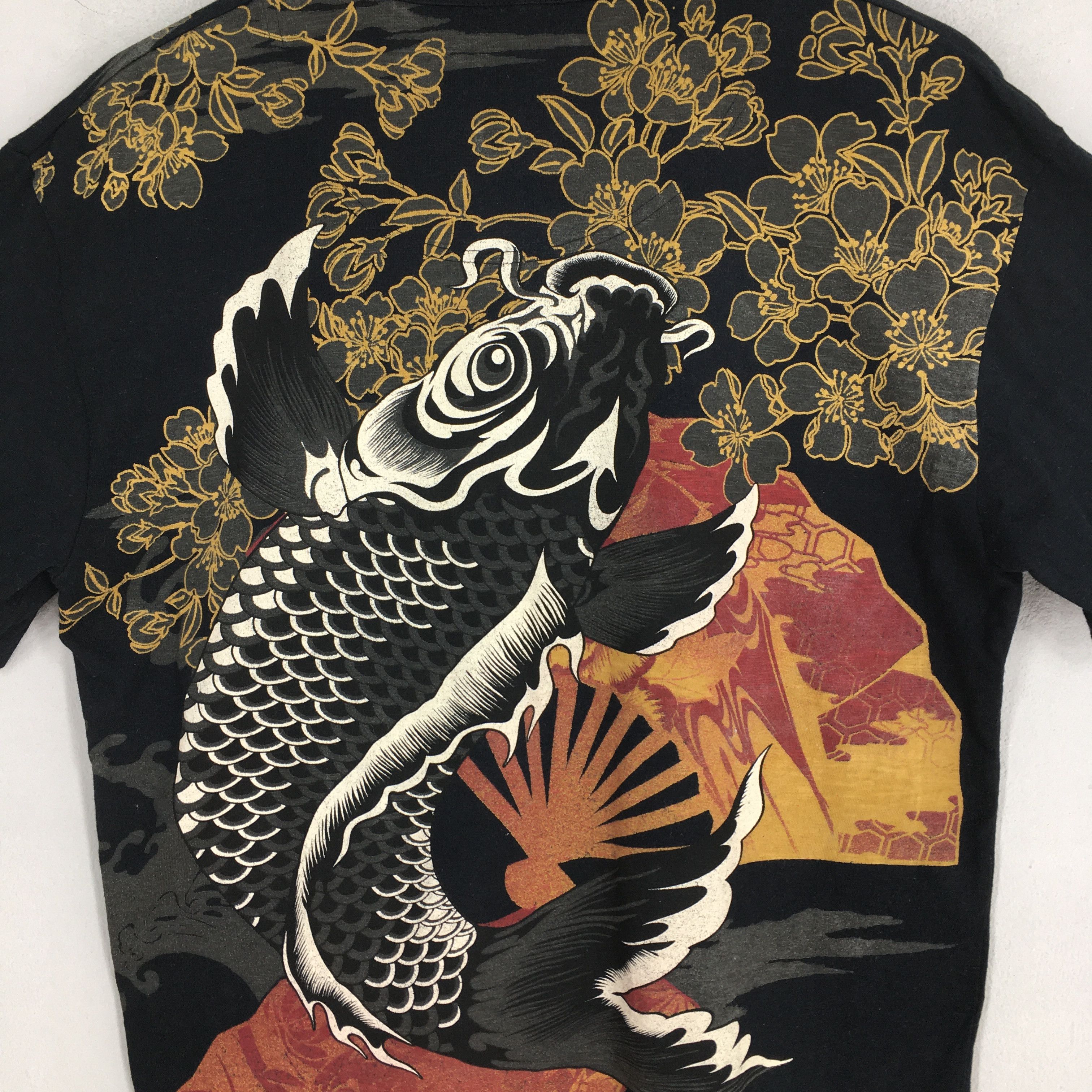 Japanese Brand Vintage Fish Koi Japanese Sukajan Black T shirt XLarge Size US XL / EU 56 / 4 - 6 Thumbnail