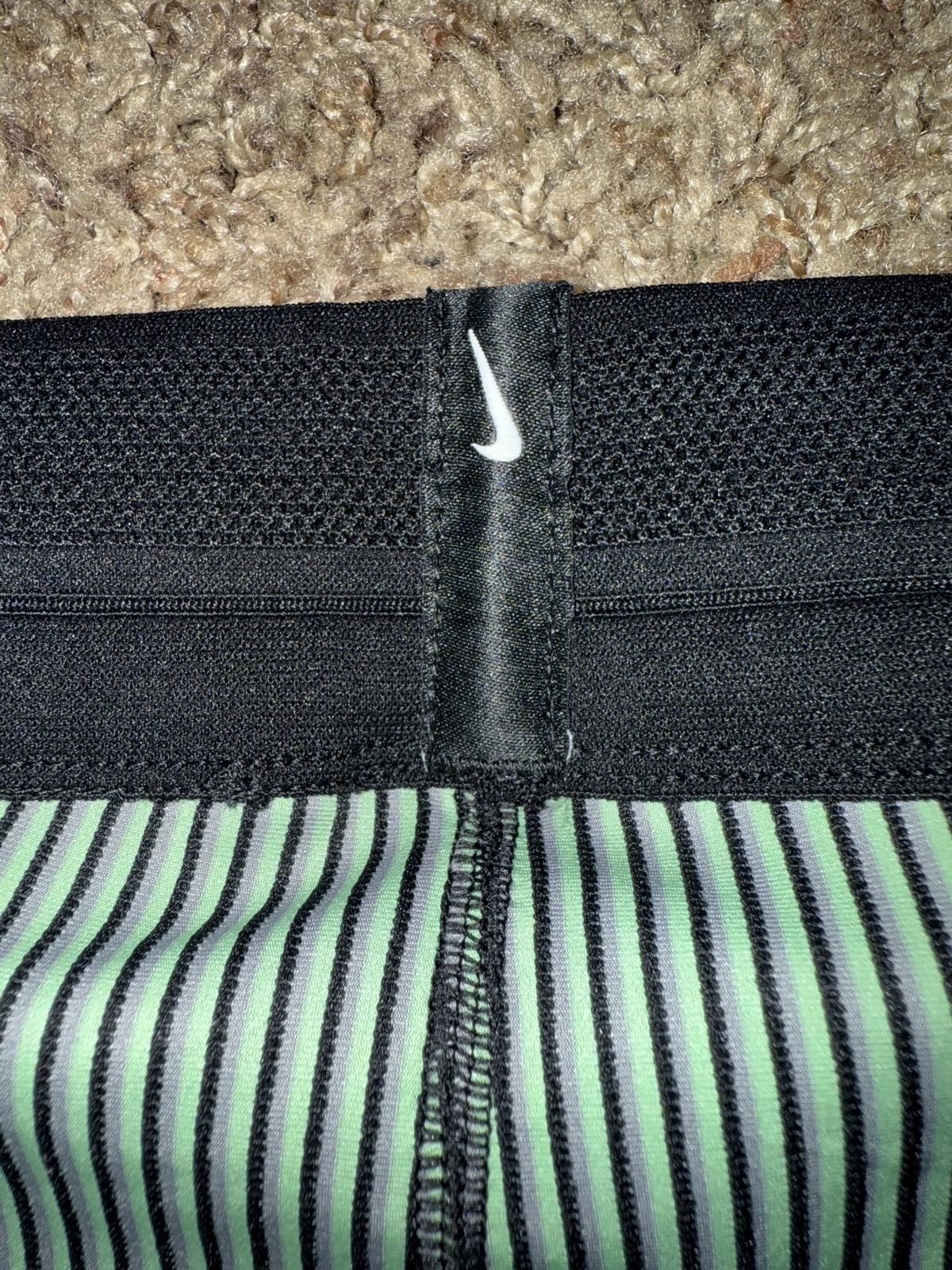 Nike Nike Women’s Aeroswift Dri-Fit ADV Green/Black Shorts Sample Size 36" / US 14 / IT 50 - 5 Thumbnail