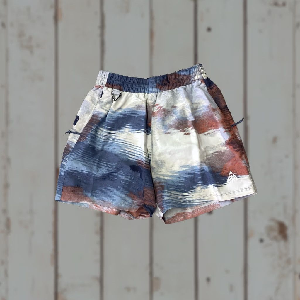 Nike ACG NWT Nike ACG High Waist Shorts Small LIGHT ARMORY BLUE/ WHITE Size 28" / US 6 / IT 42 - 1 Thumbnail