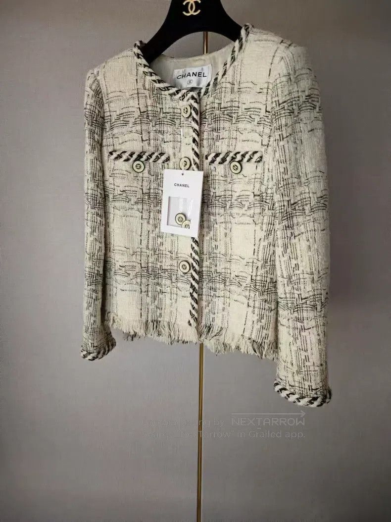 Chanel Chanel Coat Size XXS / US 00 / IT 34 - 1 Thumbnail