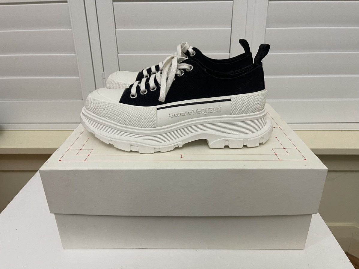 Alexander McQueen Alexander McQueen Tread Slick Sneakers Size US 9 / EU 42 - 2 Thumbnail